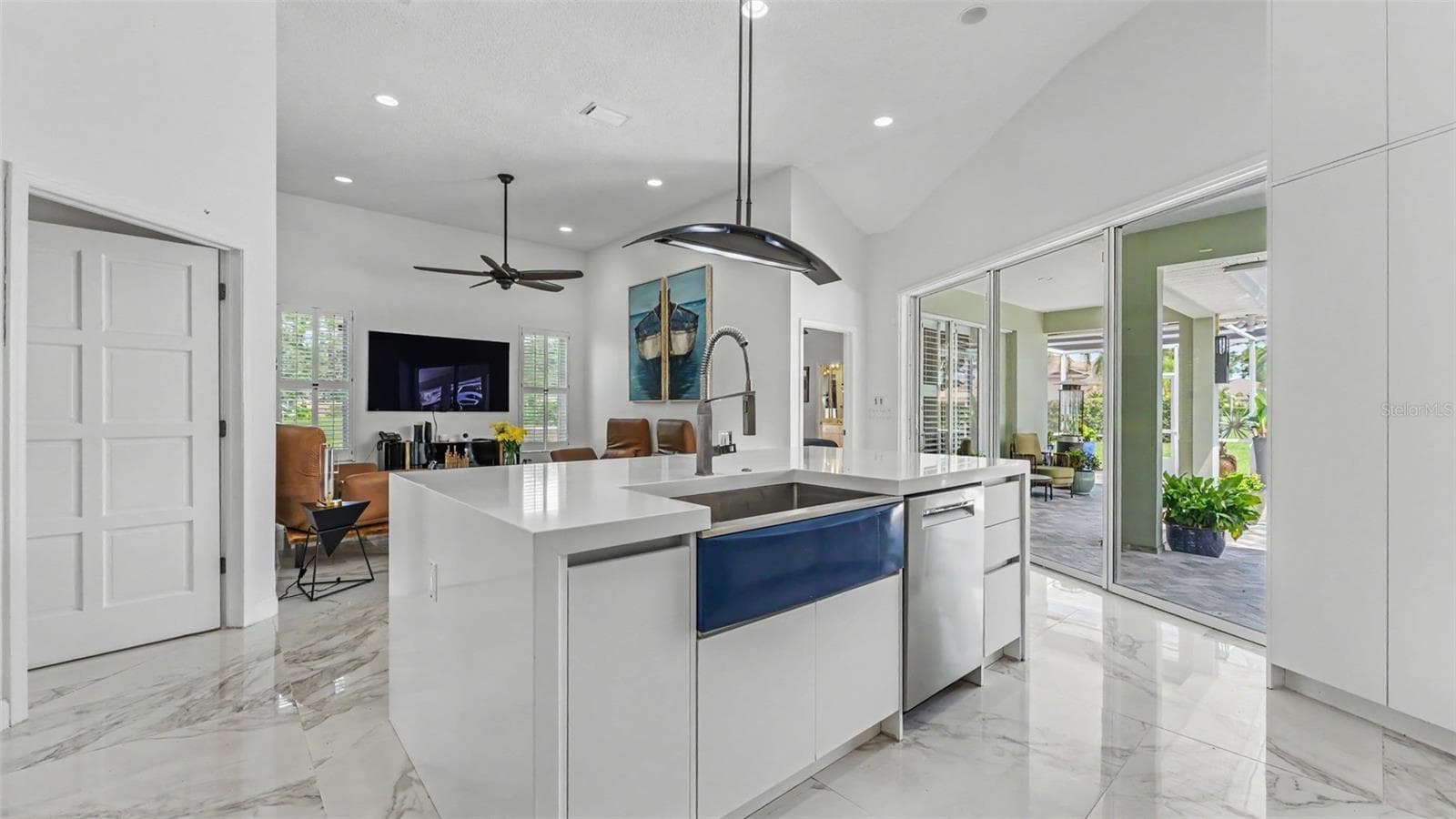 Kitchen Island - 3417 BARLEY CT, LAKELAND