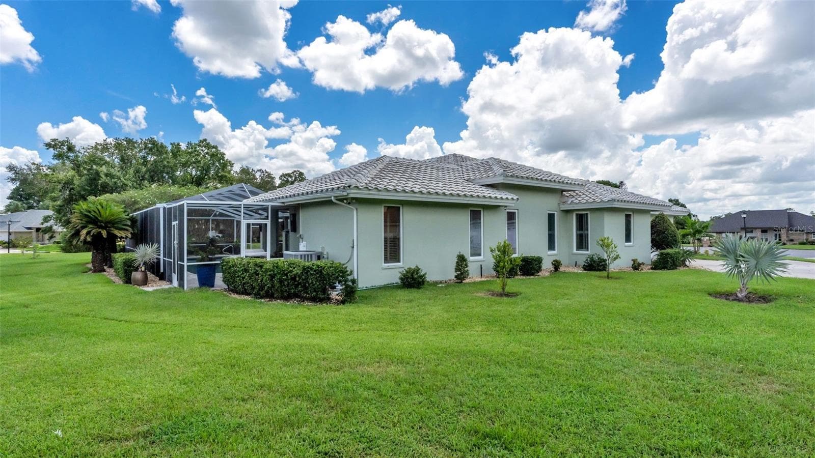 West side yard - 3417 BARLEY CT, LAKELAND