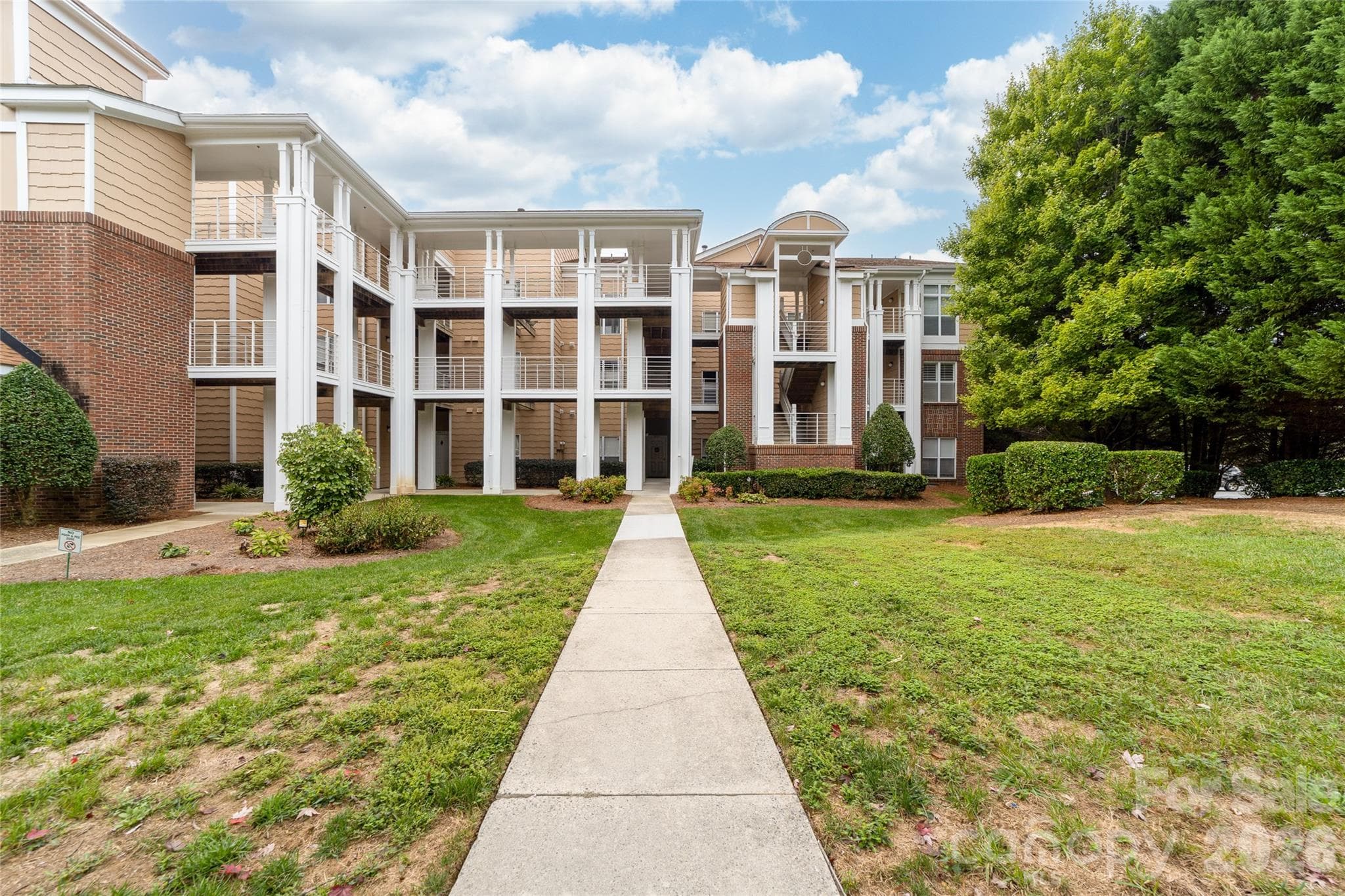 Condominium at 18619 Harborside Drive, Cornelius, photo 33 of 42