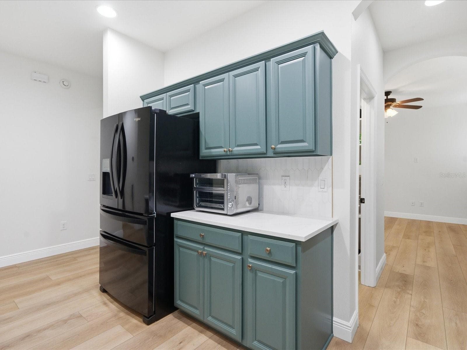 Single Family Residence at 17735 BRIGHT WHEAT DR, LITHIA, photo 9 of 49