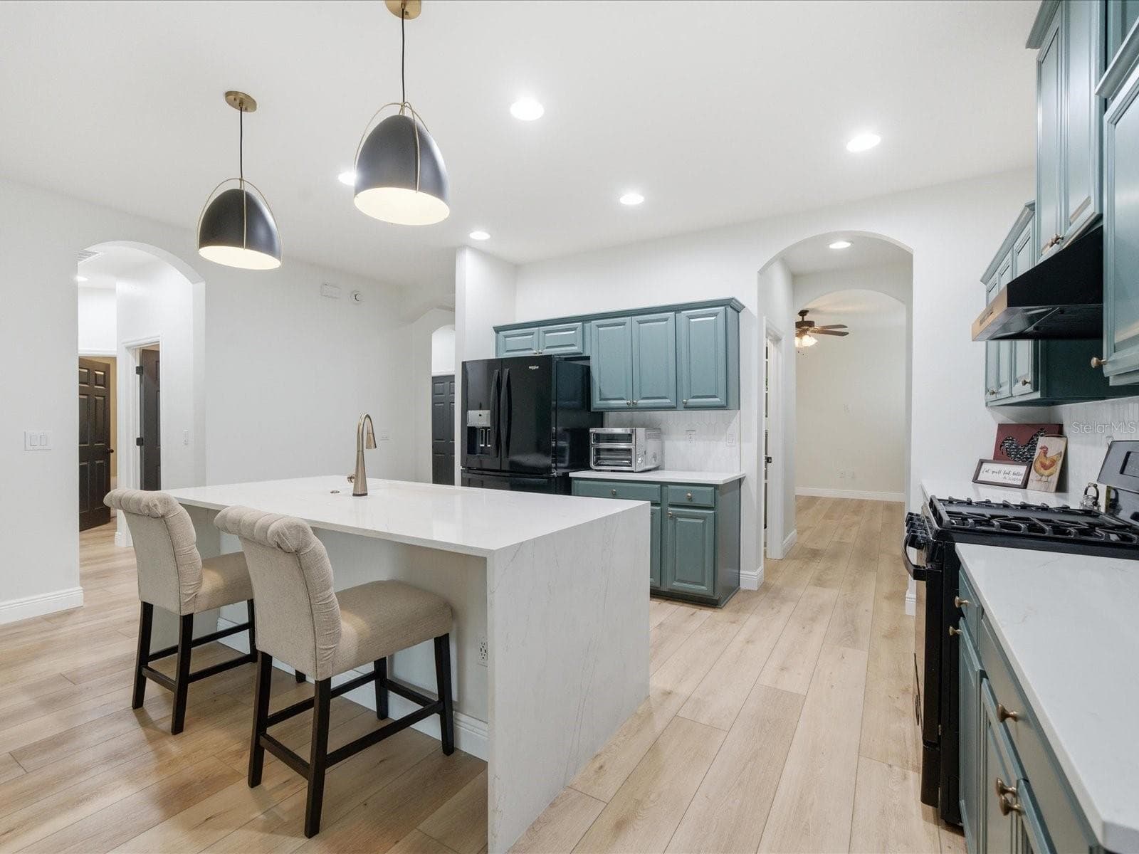 Single Family Residence at 17735 BRIGHT WHEAT DR, LITHIA, photo 11 of 49