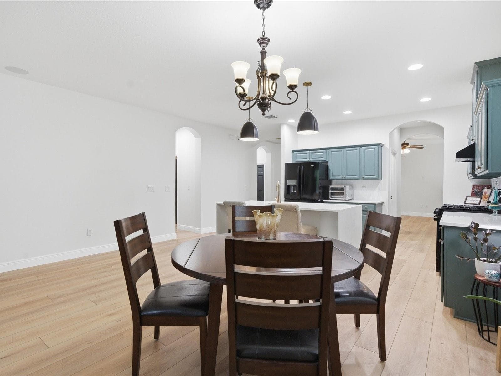 Single Family Residence at 17735 BRIGHT WHEAT DR, LITHIA, photo 14 of 49