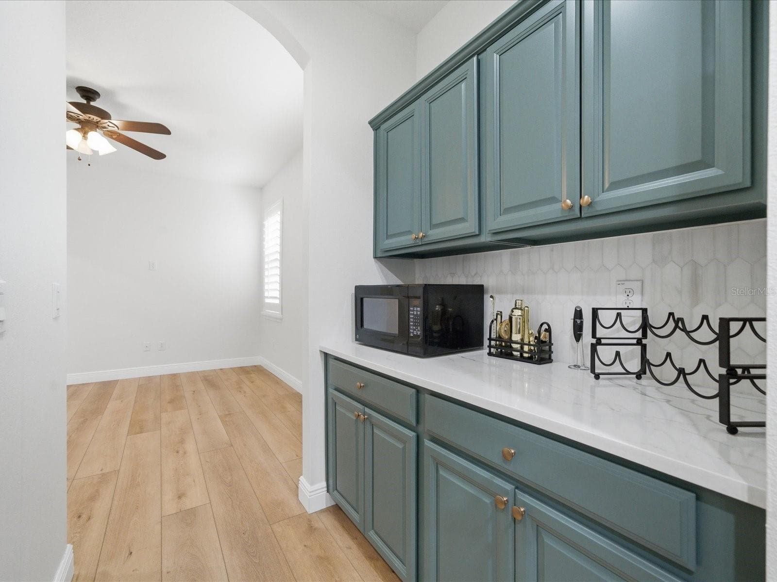 Single Family Residence at 17735 BRIGHT WHEAT DR, LITHIA, photo 17 of 49