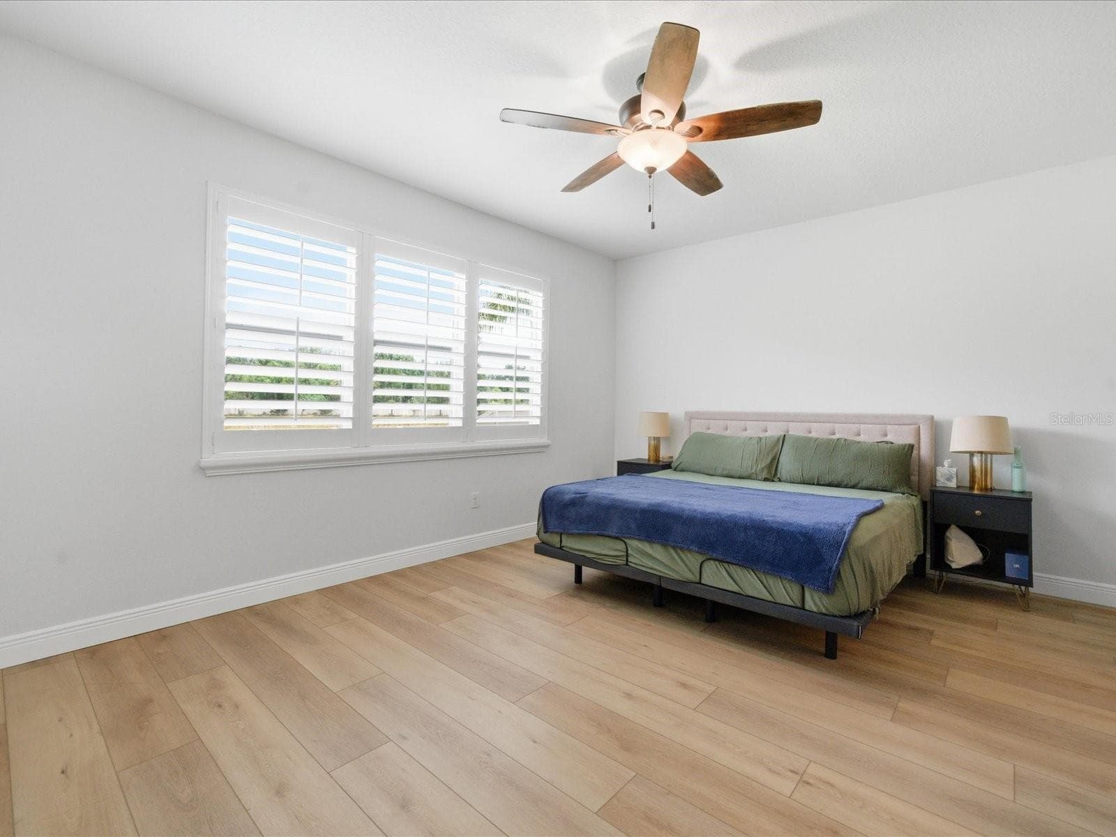 Single Family Residence at 17735 BRIGHT WHEAT DR, LITHIA, photo 23 of 49