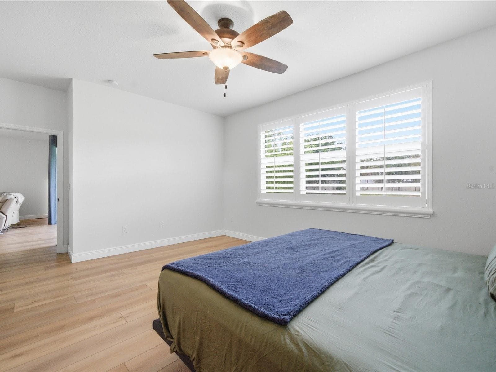 Single Family Residence at 17735 BRIGHT WHEAT DR, LITHIA, photo 24 of 49