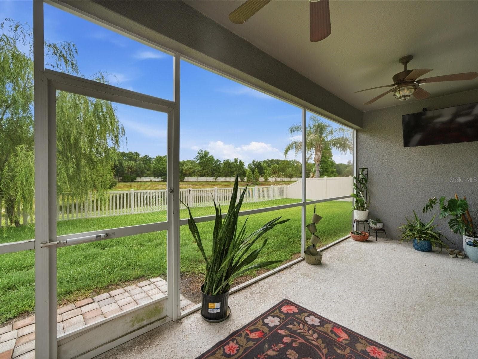 Single Family Residence at 17735 BRIGHT WHEAT DR, LITHIA, photo 38 of 49