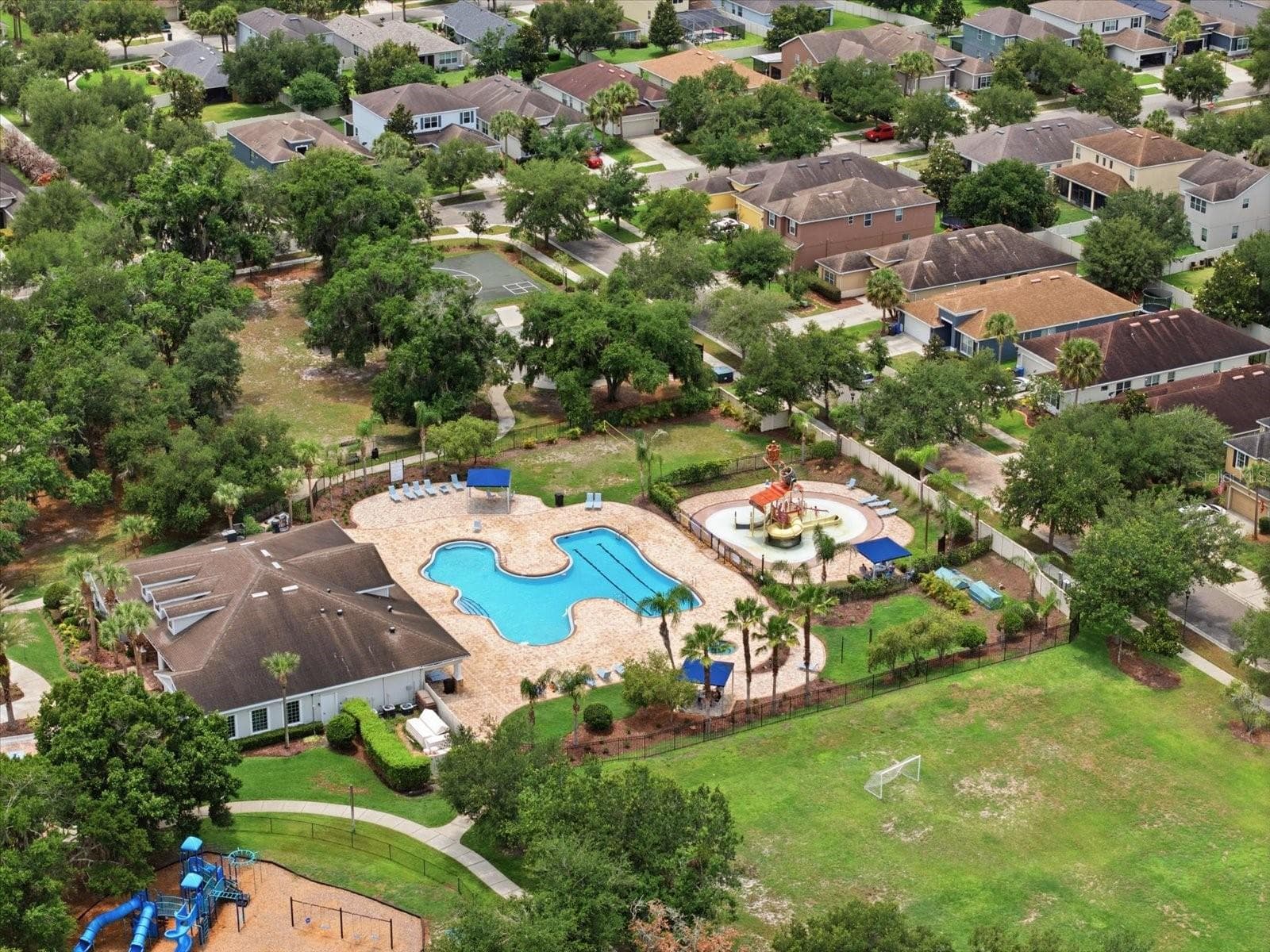 Single Family Residence at 17735 BRIGHT WHEAT DR, LITHIA, photo 47 of 49