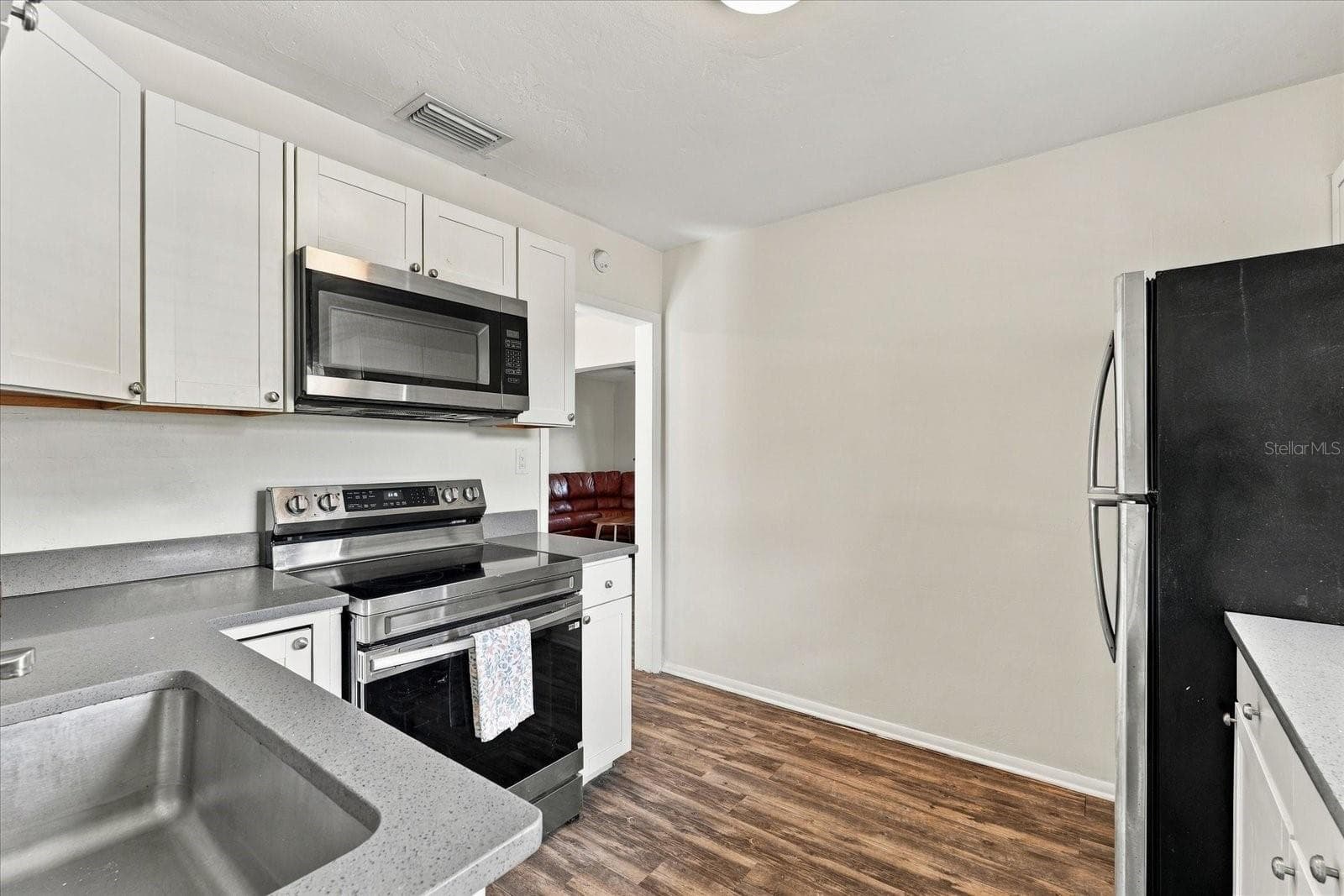 Stainless Appliances - 2225 CAPRI DR, CLEARWATER