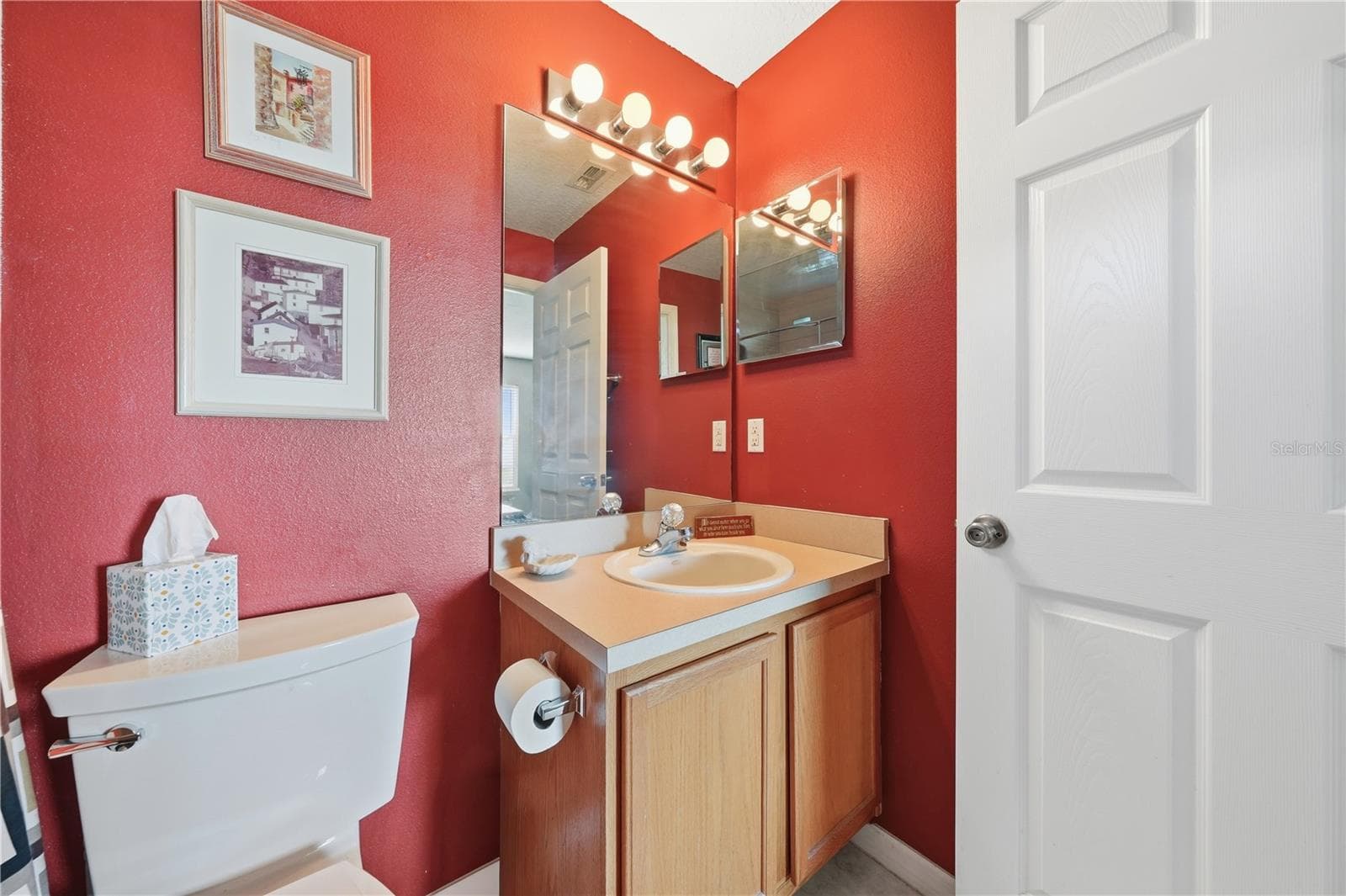 Single Family Residence at 1827 LAKE VILLA DR, TAVARES, photo 16 of 53