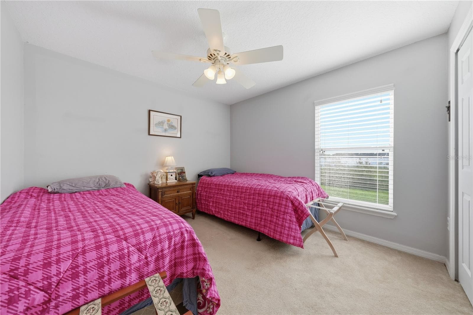 Guest Room - 1827 LAKE VILLA DR, TAVARES