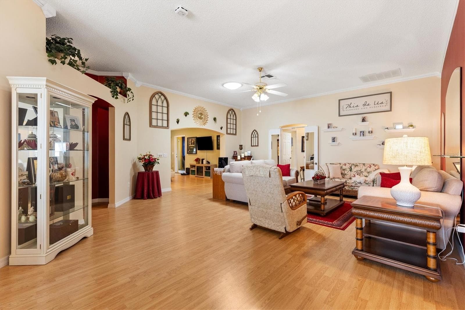 Single Family Residence at 1042 SOLEDAD WAY, THE VILLAGES, photo 3 of 43