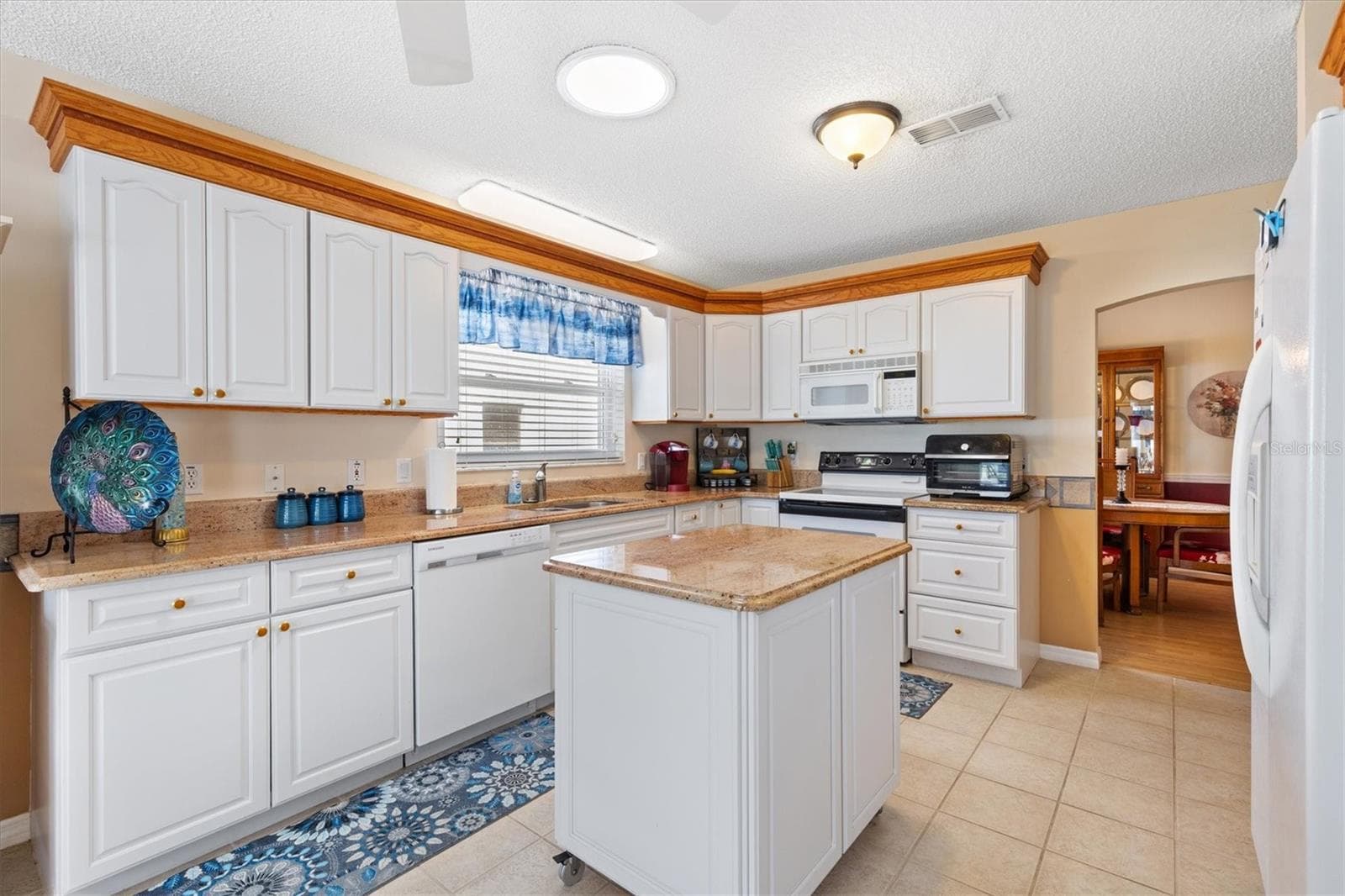 Single Family Residence at 1042 SOLEDAD WAY, THE VILLAGES, photo 11 of 43