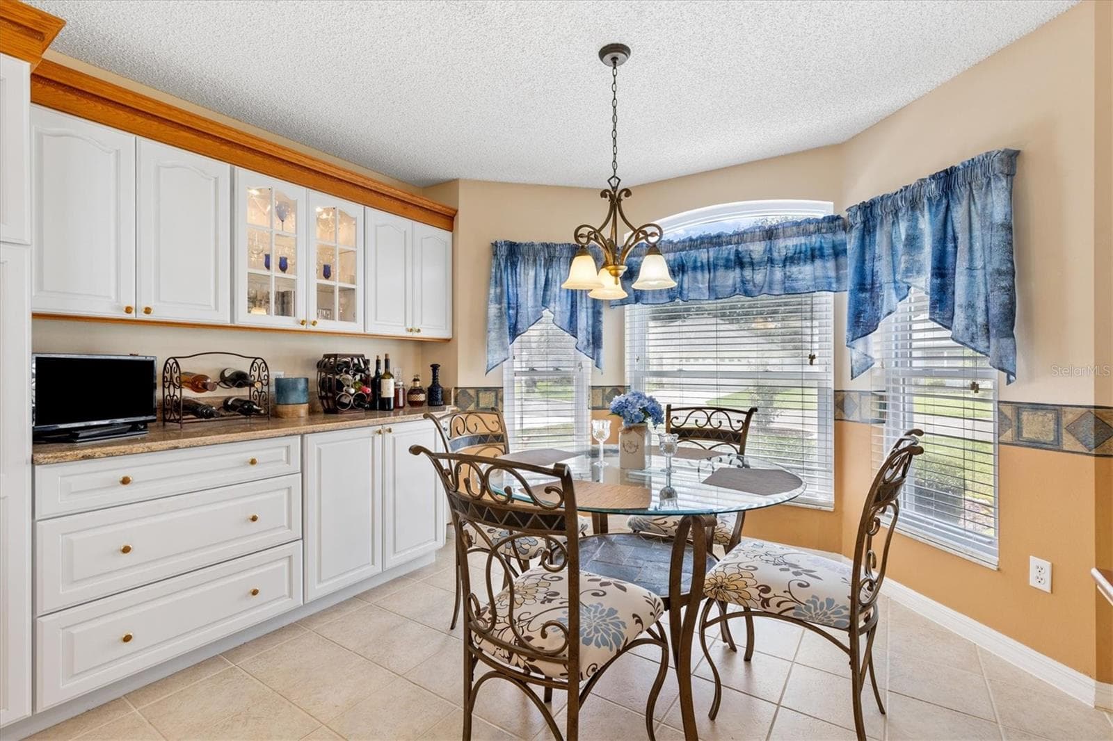 Single Family Residence at 1042 SOLEDAD WAY, THE VILLAGES, photo 12 of 43