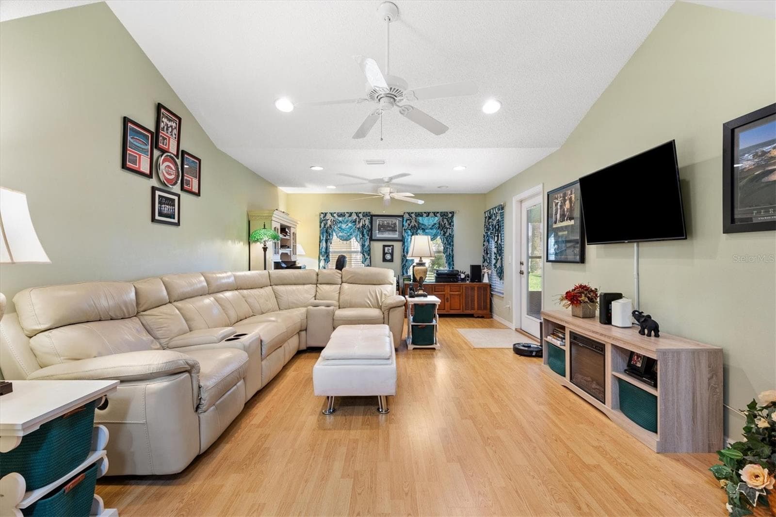 Single Family Residence at 1042 SOLEDAD WAY, THE VILLAGES, photo 17 of 43