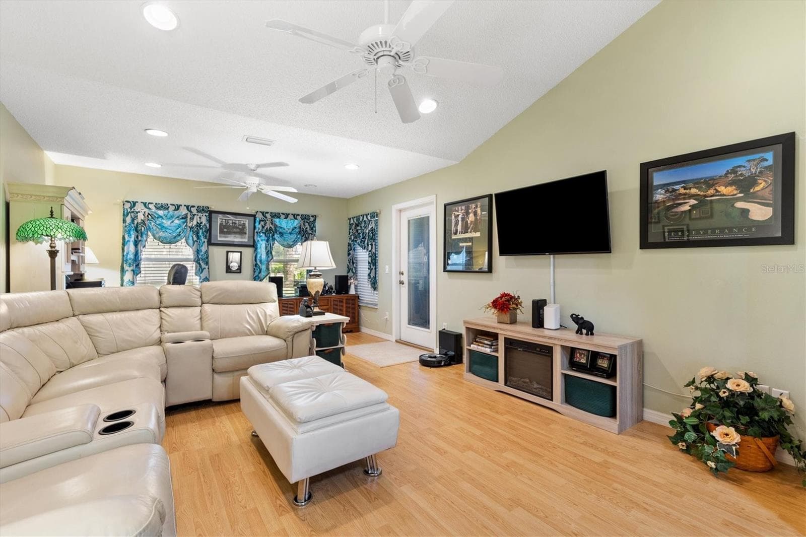 Single Family Residence at 1042 SOLEDAD WAY, THE VILLAGES, photo 18 of 43