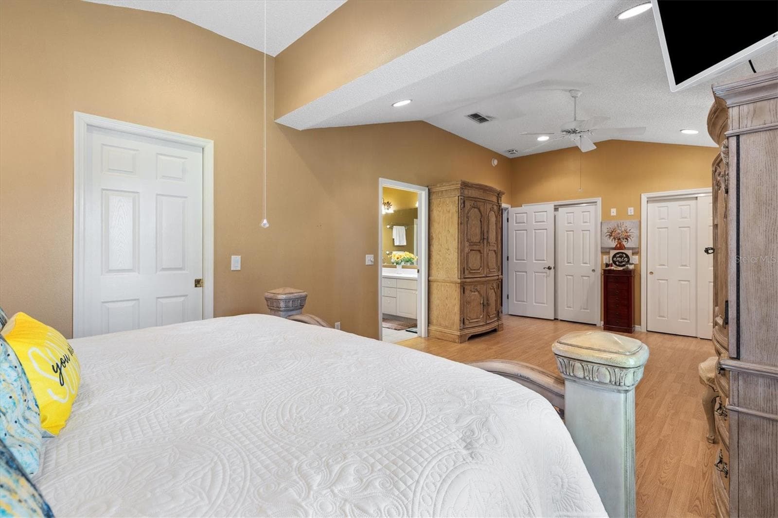 Single Family Residence at 1042 SOLEDAD WAY, THE VILLAGES, photo 24 of 43
