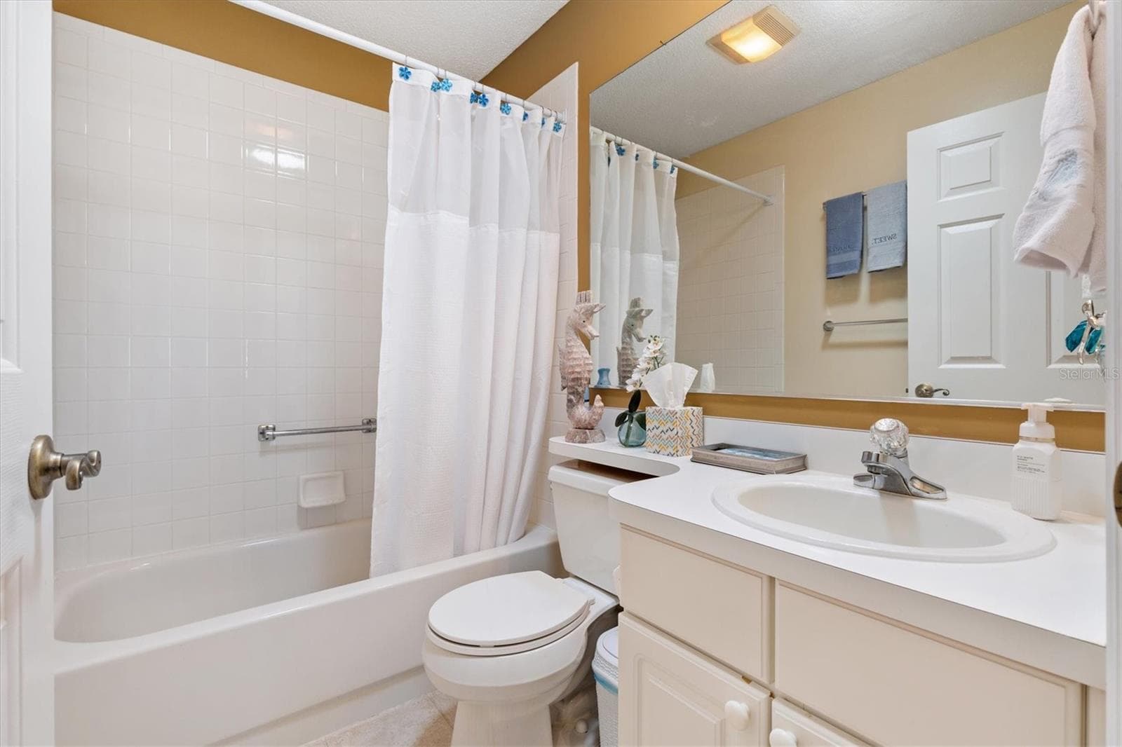 Single Family Residence at 1042 SOLEDAD WAY, THE VILLAGES, photo 29 of 43