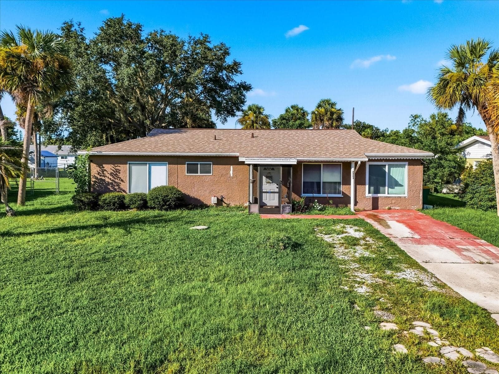 Welcome to 2403 Duke Lane! - 2403 DUKE LN, PORT CHARLOTTE
