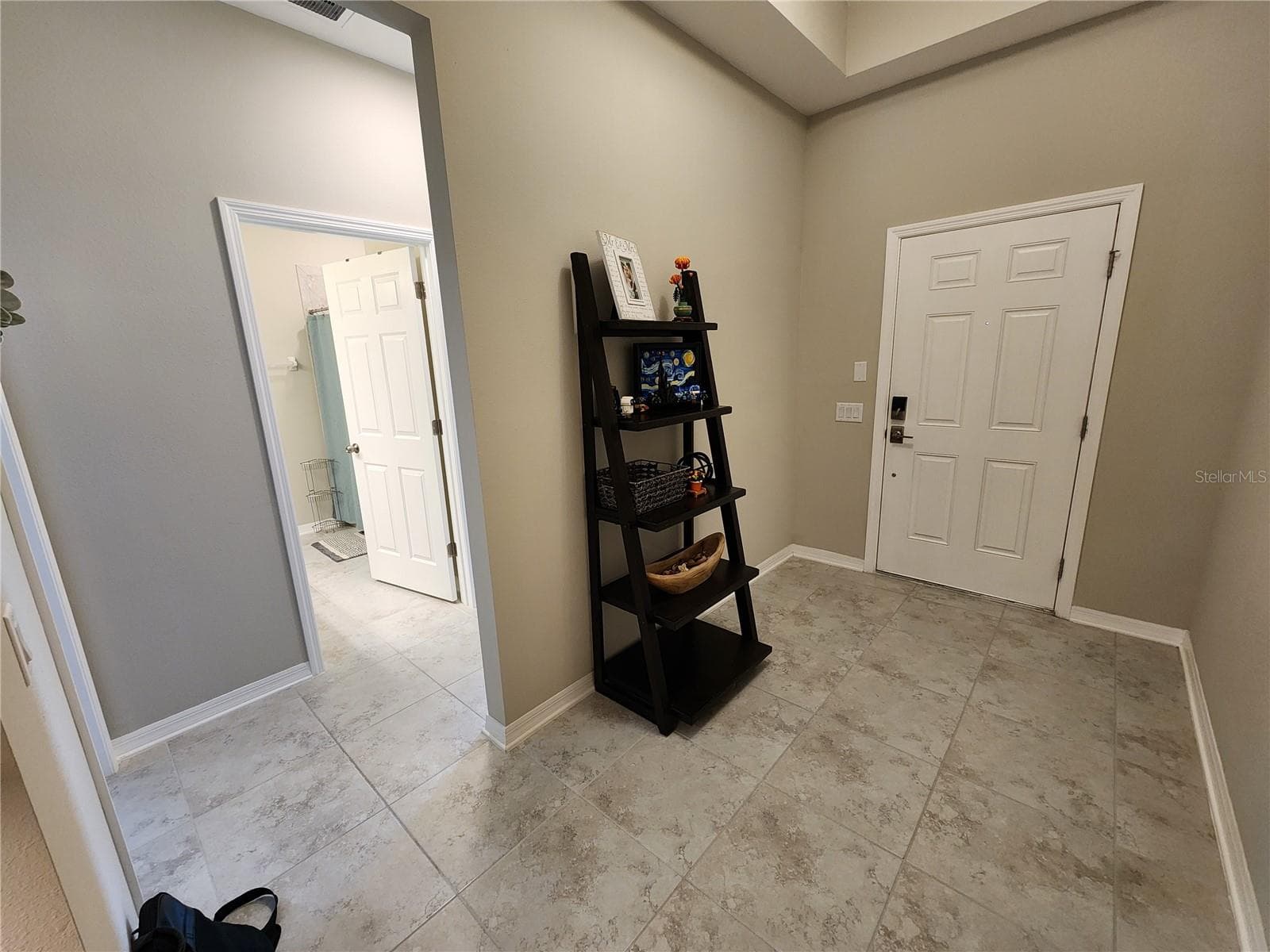 Single Family Residence at 9342 CRESCENT RAY DR, WESLEY CHAPEL, photo 7 of 54