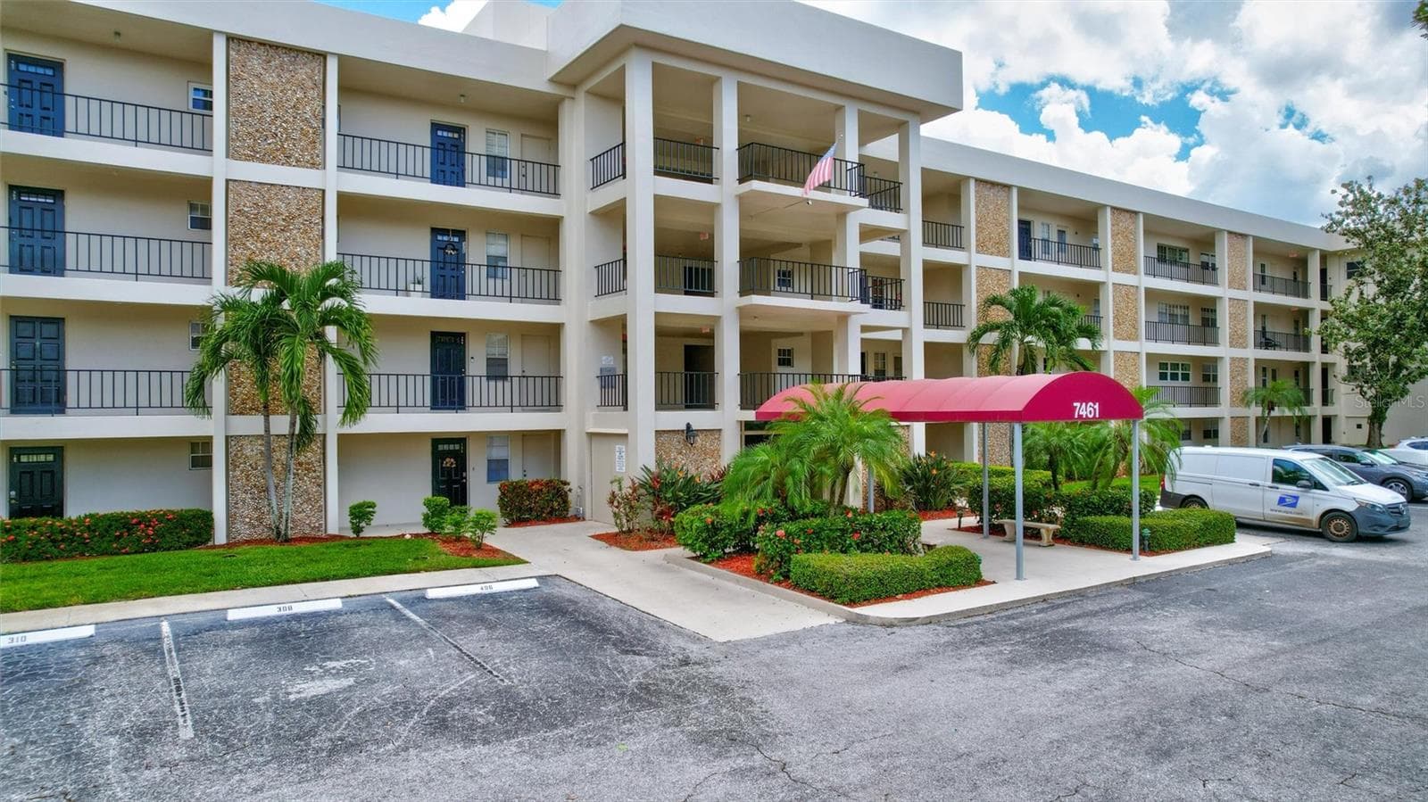 Condominium at 7461 W COUNTRY CLUB DR N #408, SARASOTA, photo 3 of 73