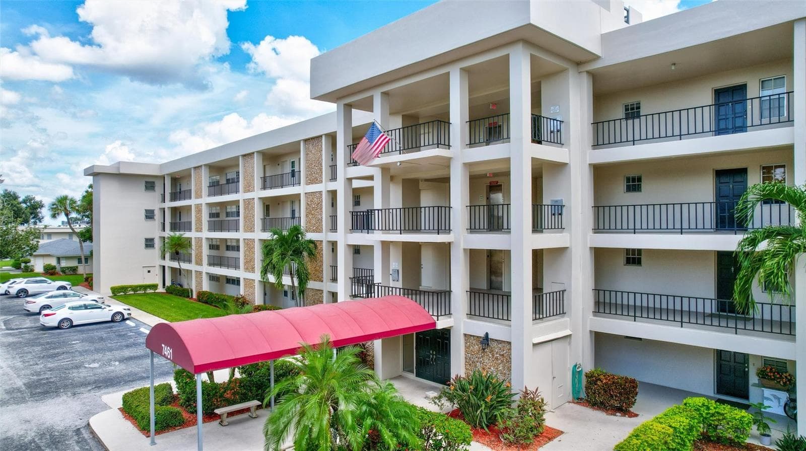 Condominium at 7461 W COUNTRY CLUB DR N #408, SARASOTA, photo 5 of 73