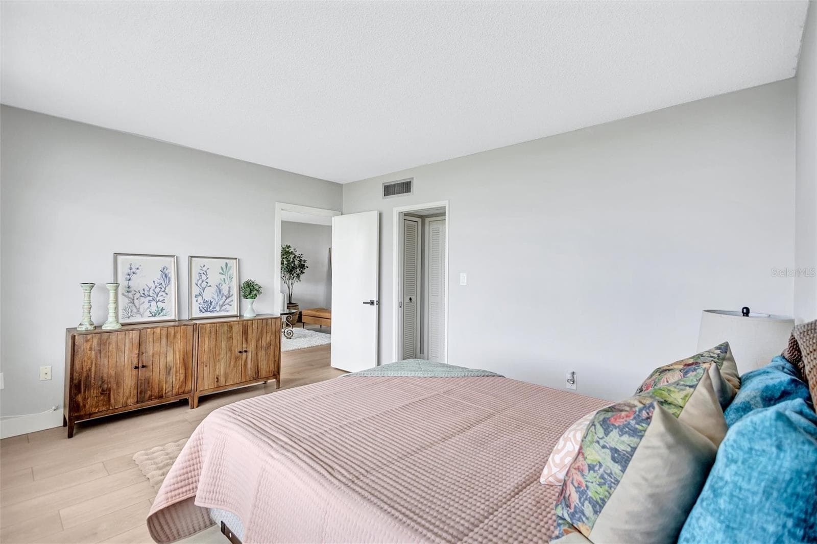 Condominium at 7461 W COUNTRY CLUB DR N #408, SARASOTA, photo 26 of 73