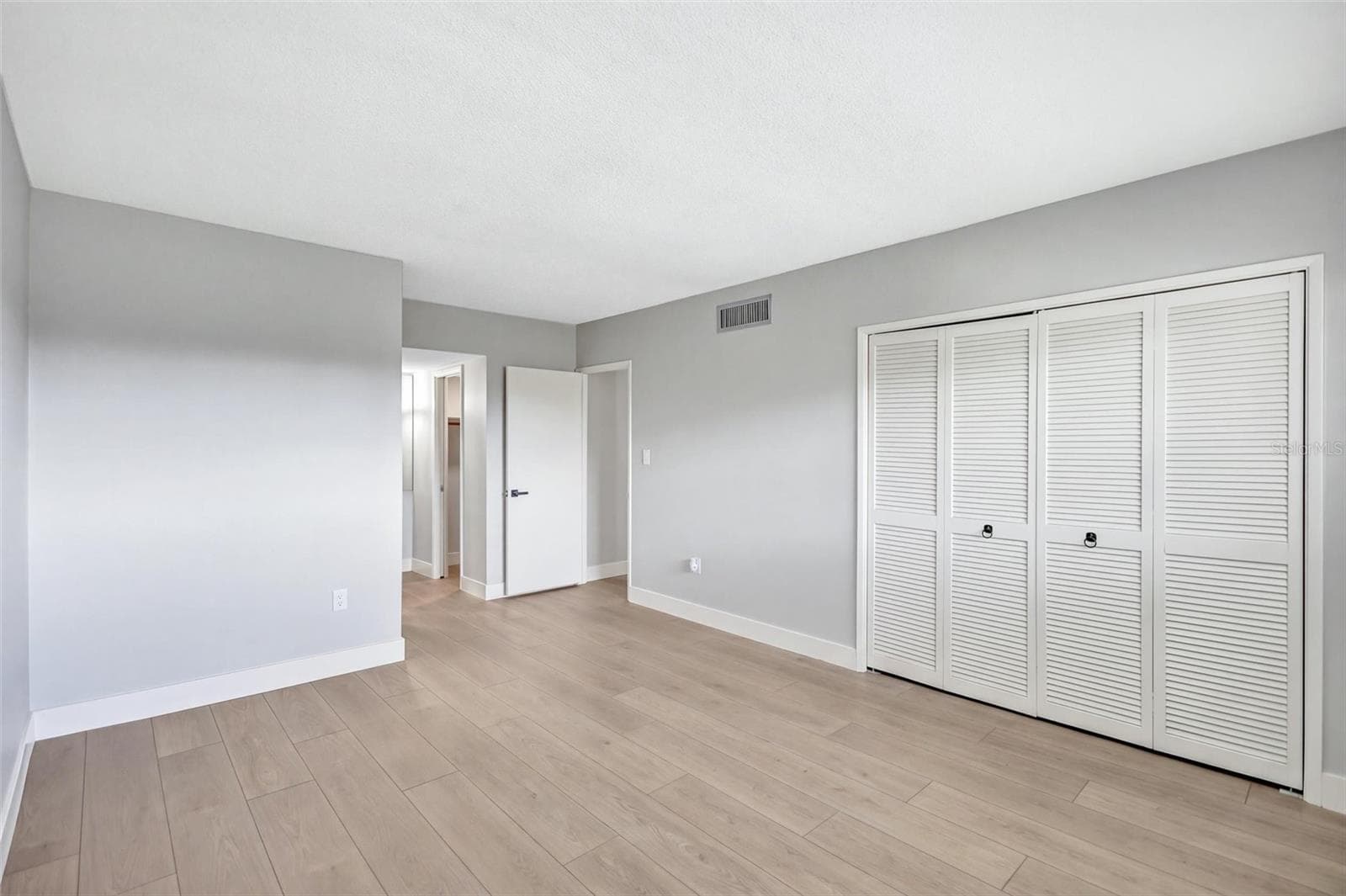 Condominium at 7461 W COUNTRY CLUB DR N #408, SARASOTA, photo 33 of 73