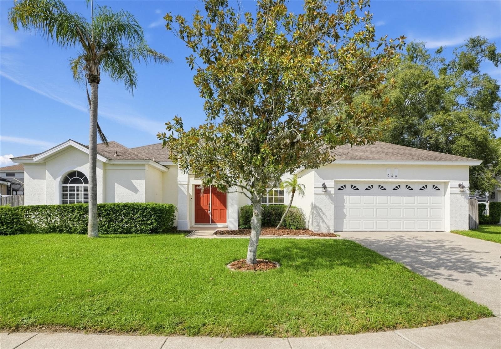 966 LONGWOOD CLUB PL