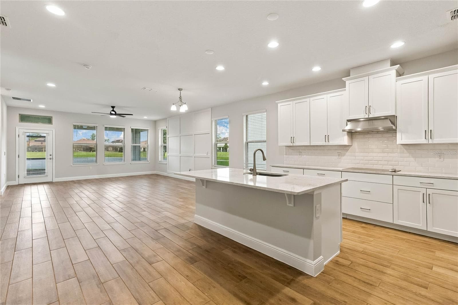 Single Family Residence at 8819 SONOMA COAST DR, WINTER GARDEN, photo 9 of 95