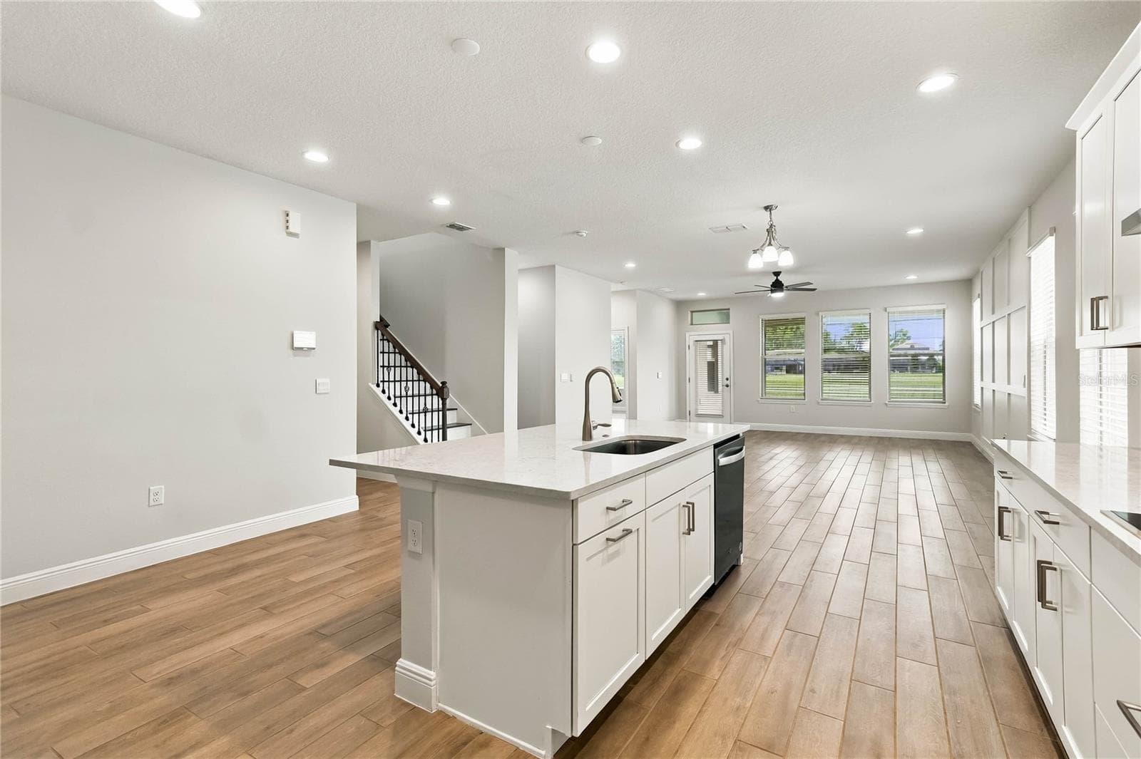 Single Family Residence at 8819 SONOMA COAST DR, WINTER GARDEN, photo 11 of 95
