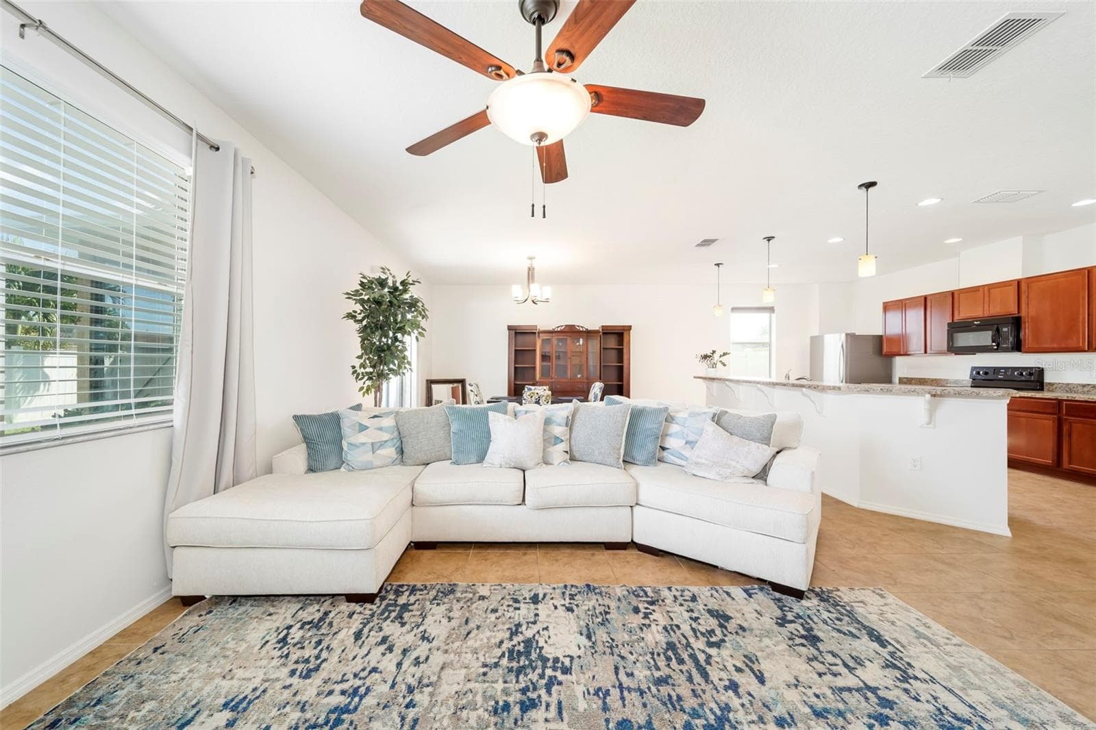 Living Room - 115 64TH AVE E, BRADENTON