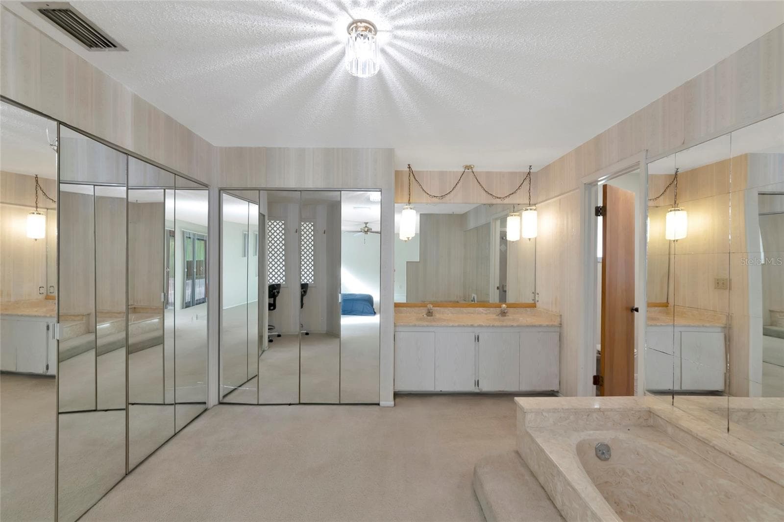 Master bathroom - 1351 MUSTANG ST, NOKOMIS