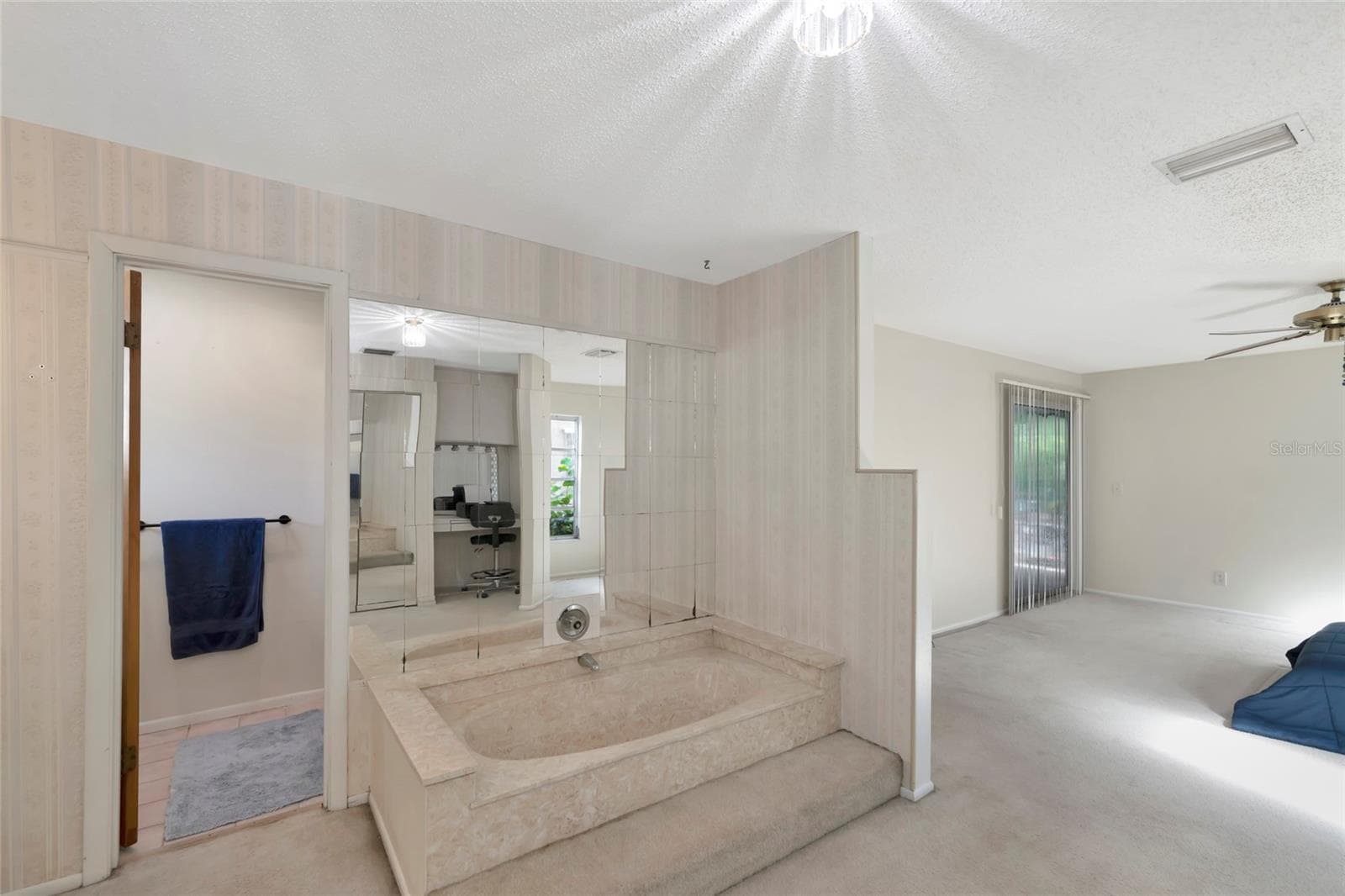 Master bathroom - 1351 MUSTANG ST, NOKOMIS