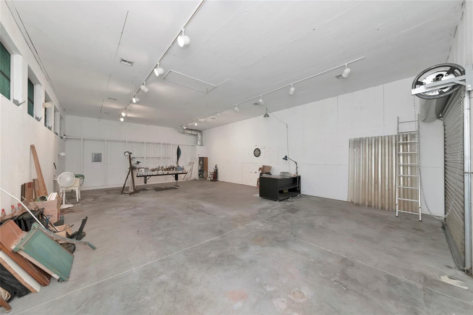 Inside 1000 sq.ft. workshop - 1351 MUSTANG ST, NOKOMIS