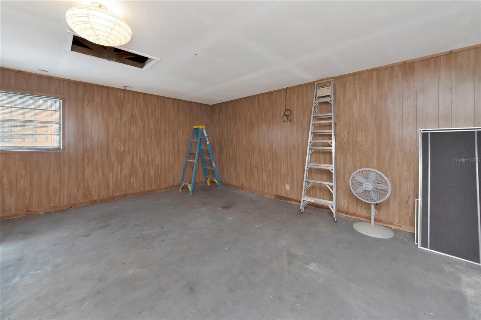 Inside detached garage - 1351 MUSTANG ST, NOKOMIS