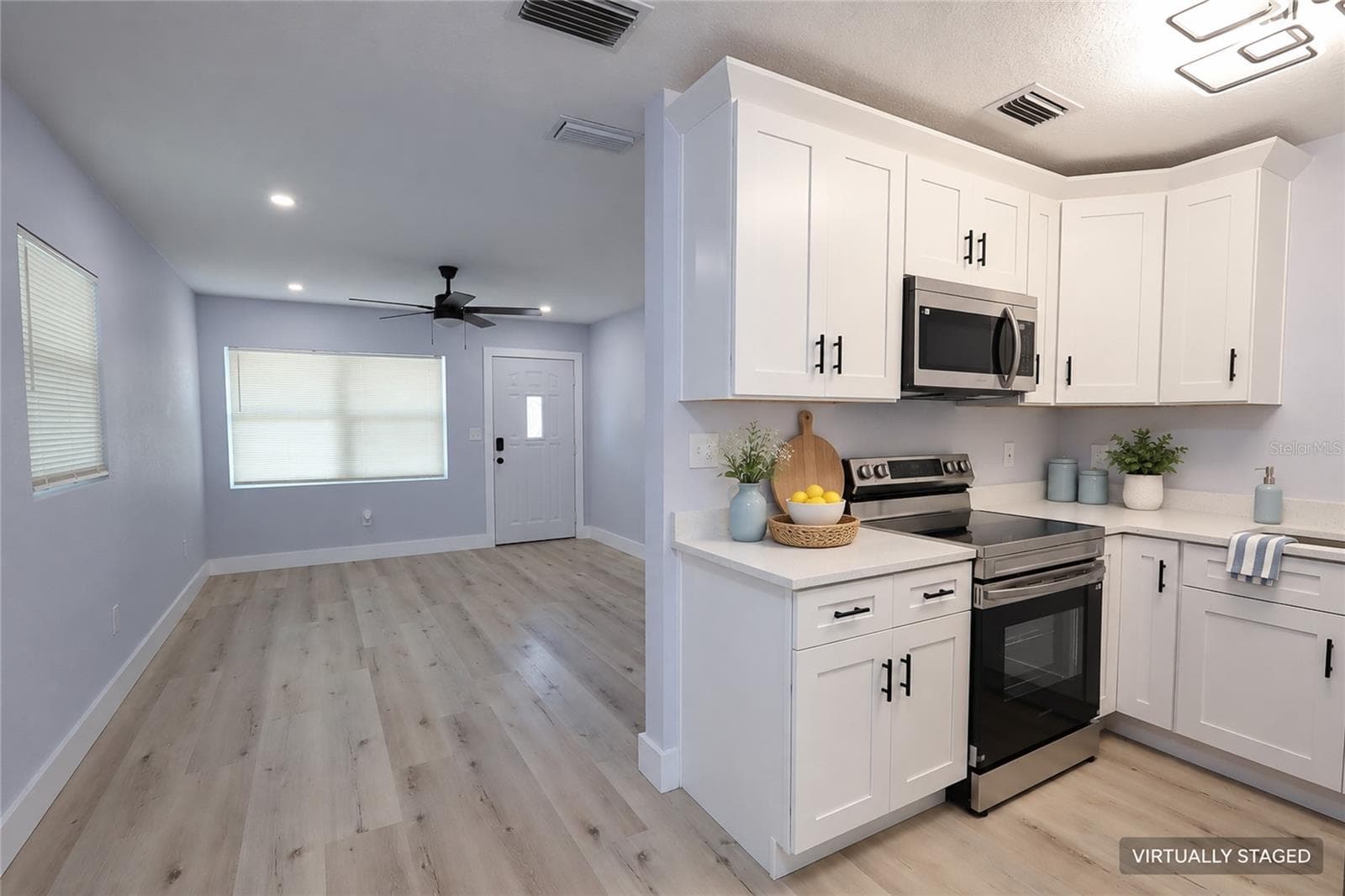Single Family Residence at 431 HAMPTON AVE, LAKELAND, photo 11 of 36