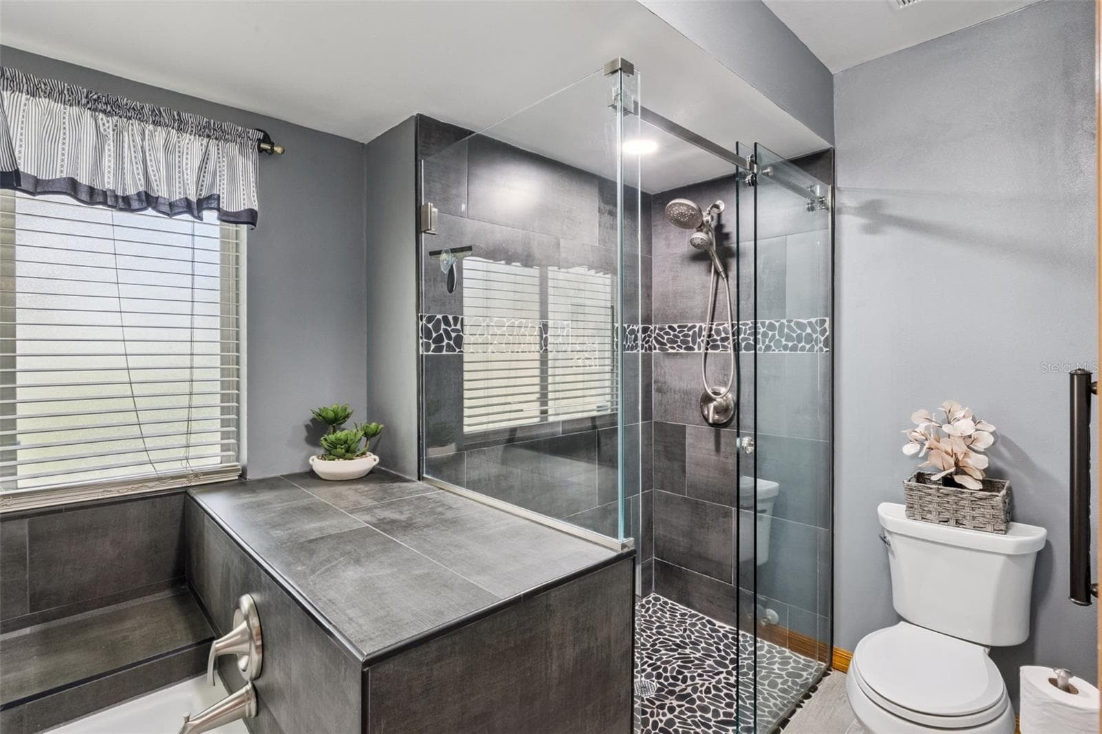 Beautifully Remodeled Primary Bathroom - 288 RINGWOOD DR, WINTER SPRINGS