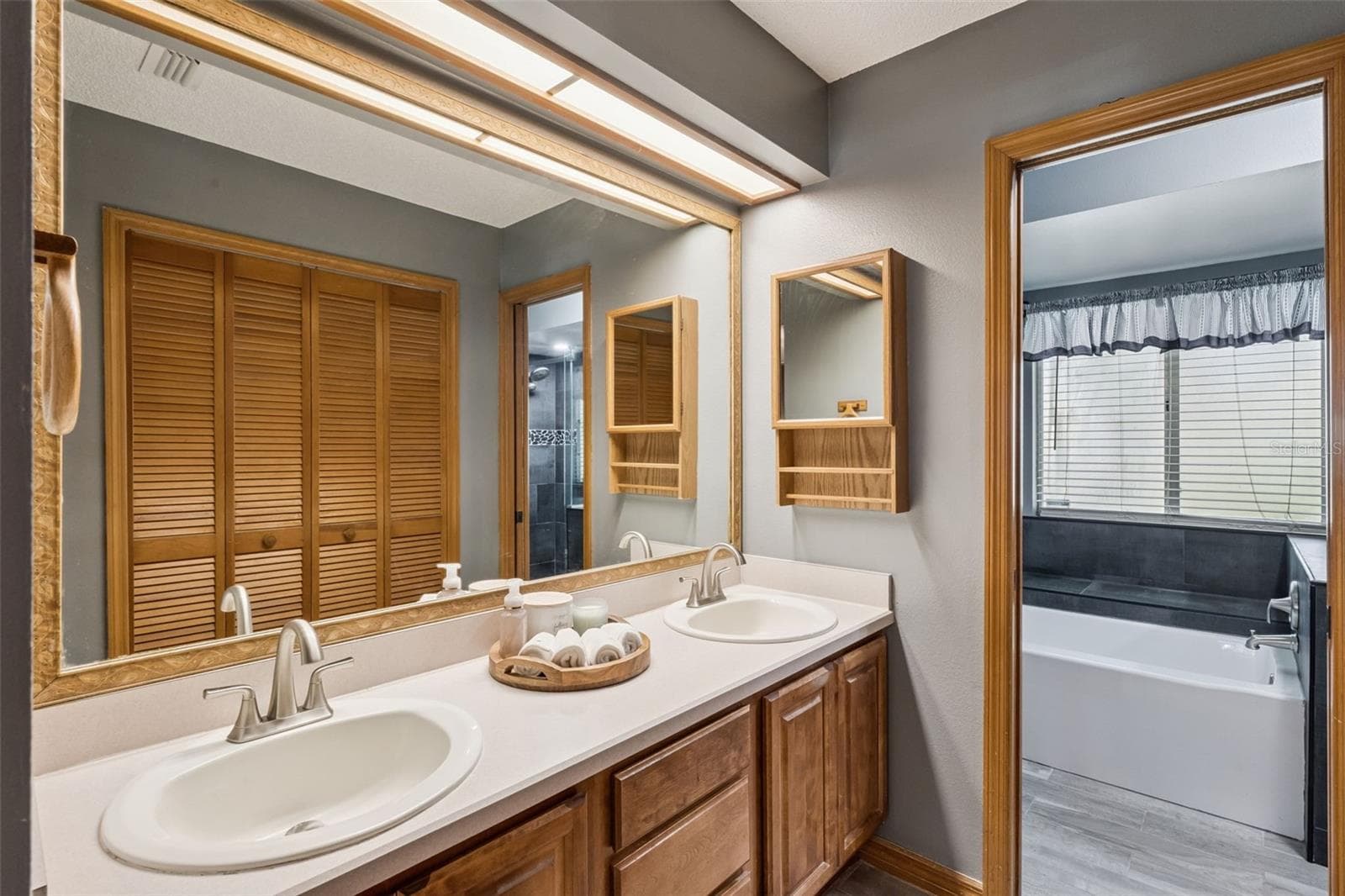 Primary Bathroom Offers A Dual Sink Vanity - 288 RINGWOOD DR, WINTER SPRINGS