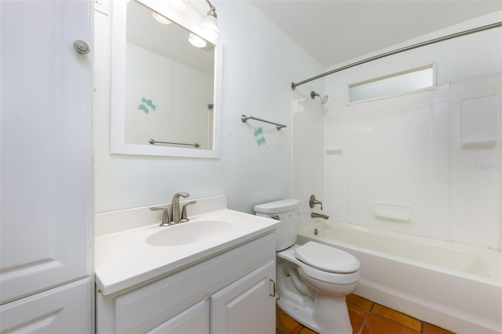 Guest Bathroom - 8812 SW 111TH TER, GAINESVILLE