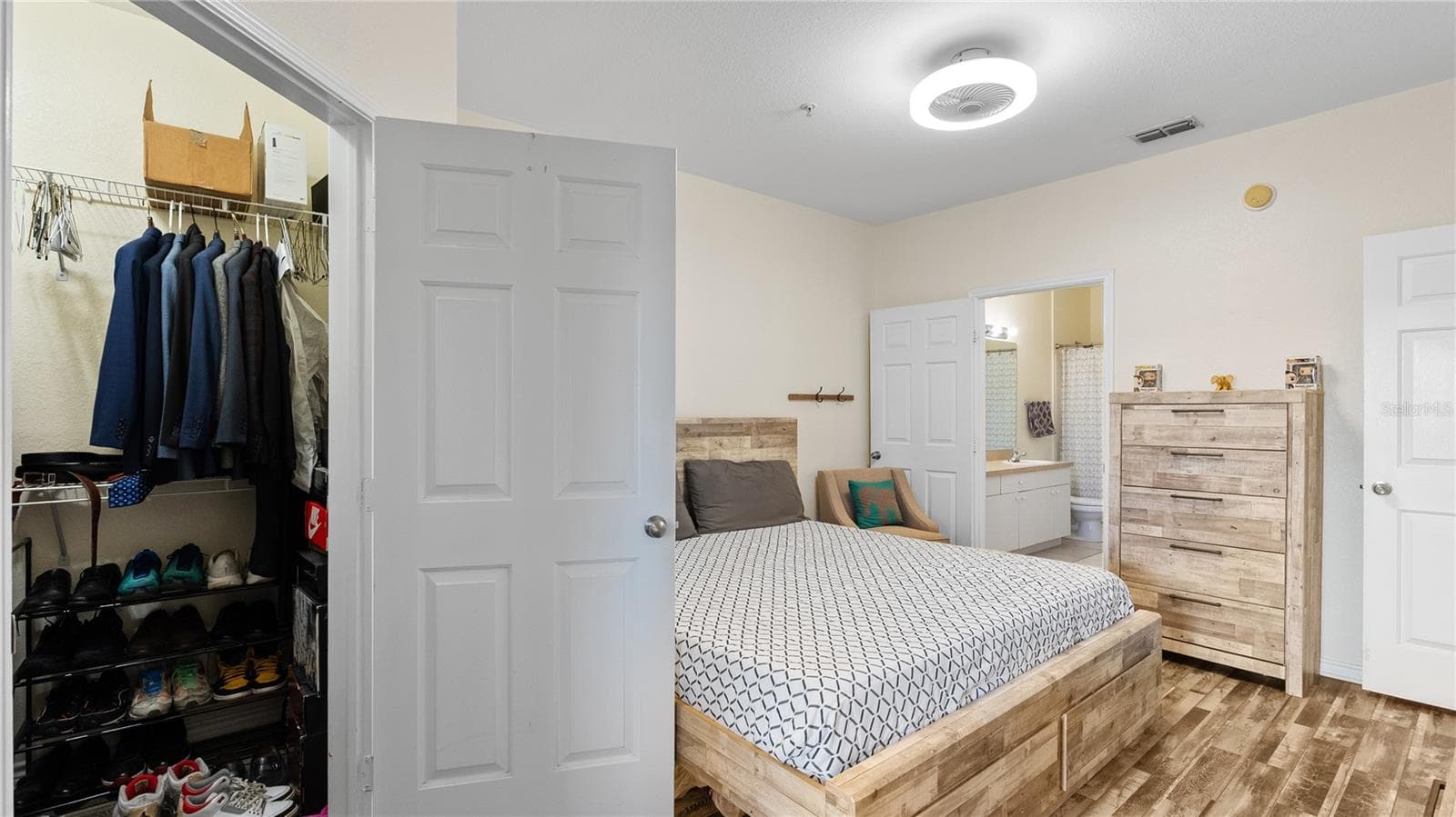 Condominium at 4333 BAYSIDE VILLAGE DR #320, TAMPA, photo 37 of 50