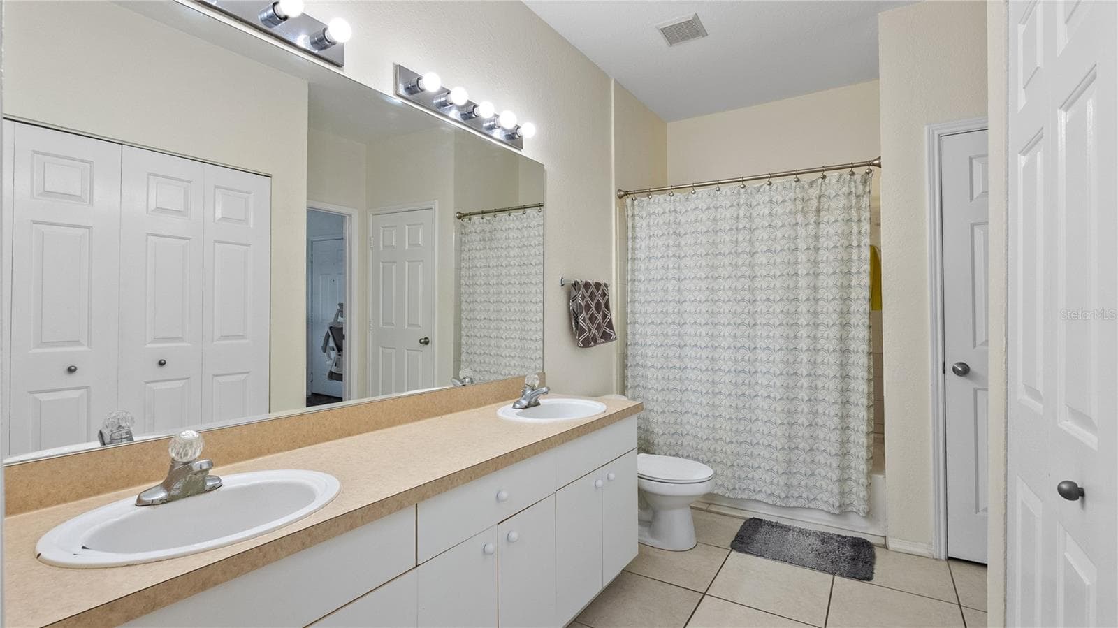 Condominium at 4333 BAYSIDE VILLAGE DR #320, TAMPA, photo 41 of 50