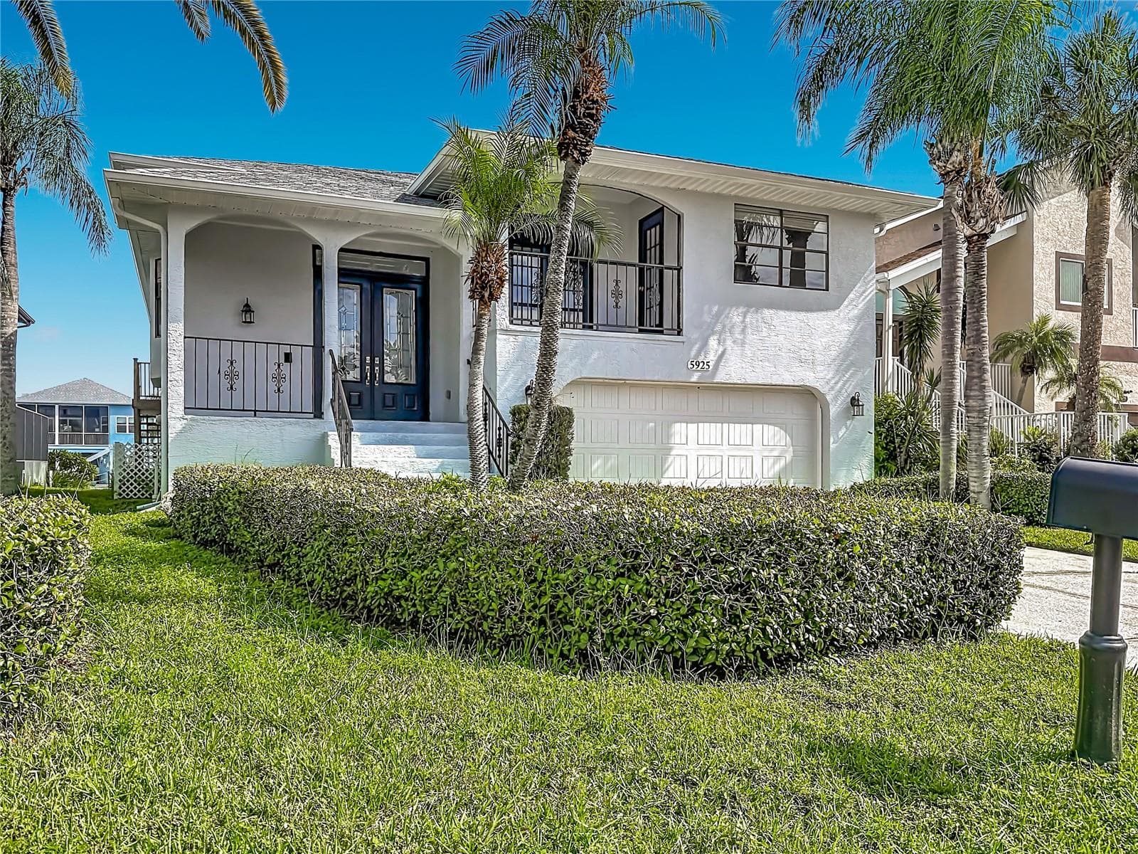 5925 SEASIDE DR