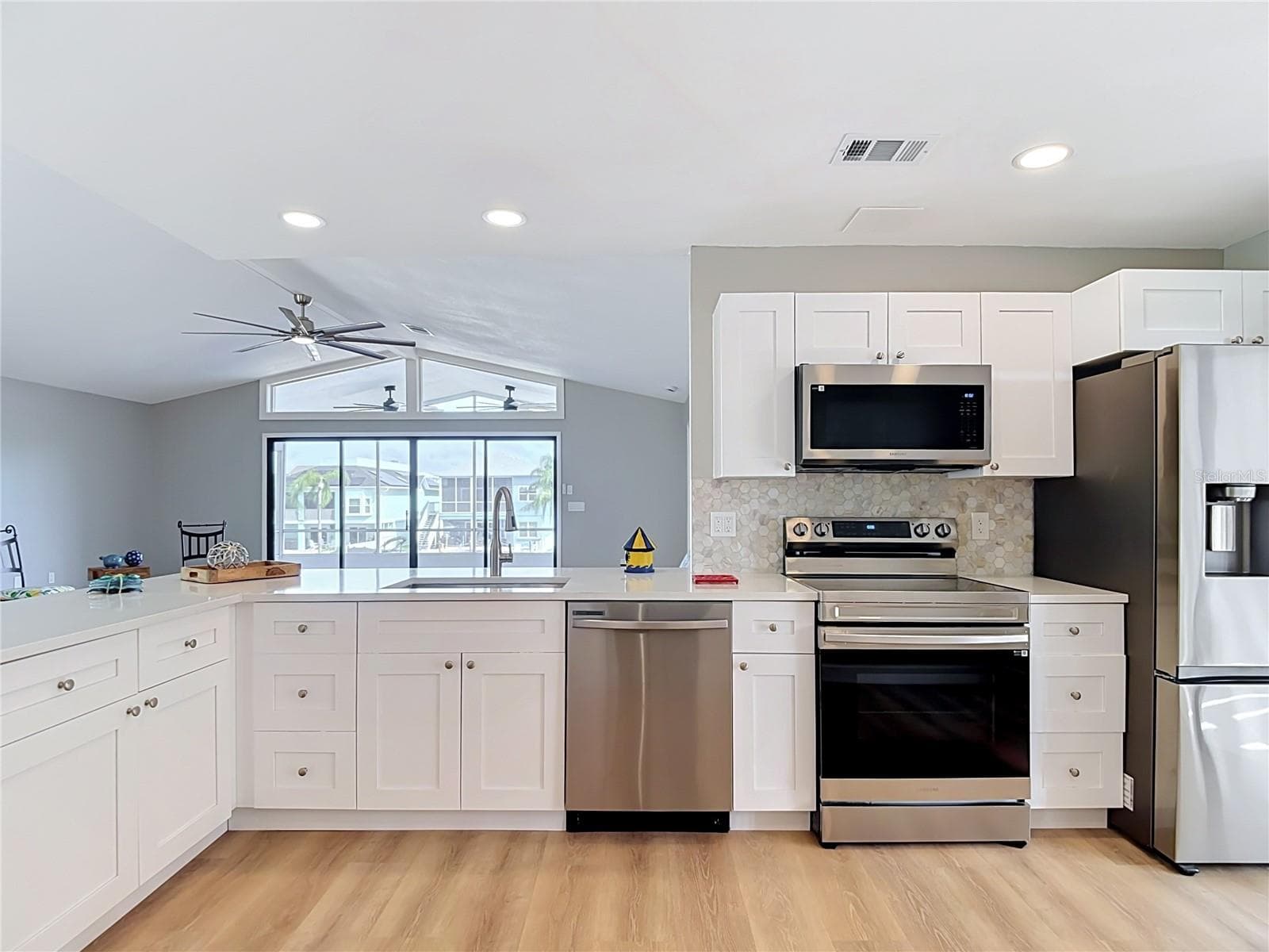 Single Family Residence at 5925 SEASIDE DR, NEW PORT RICHEY, photo 18 of 60
