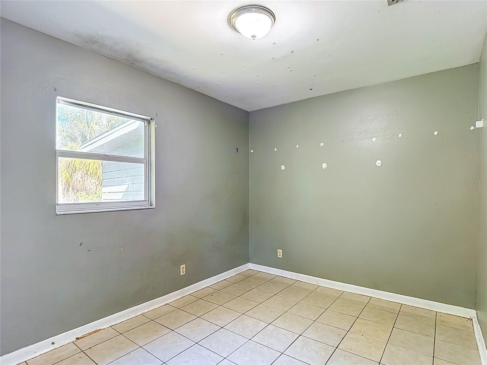 Single Family Residence at 8410 N SEMMES ST, TAMPA, photo 8 of 25