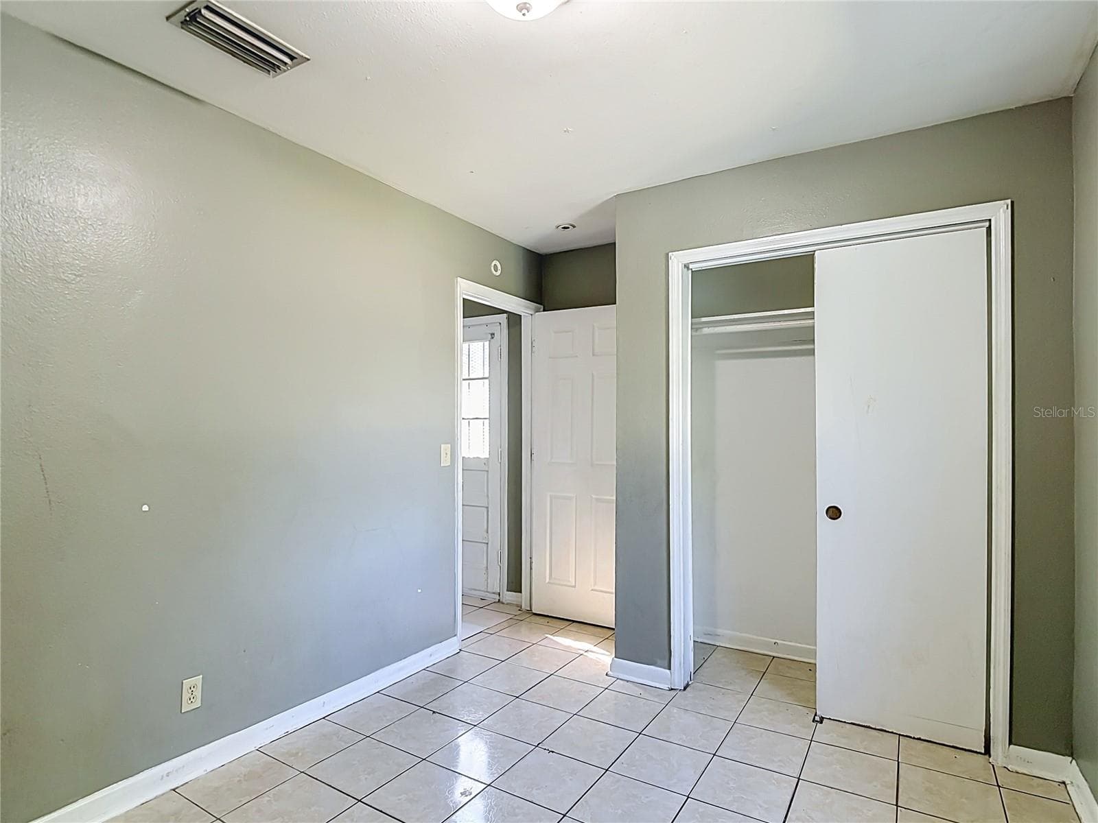 Single Family Residence at 8410 N SEMMES ST, TAMPA, photo 12 of 25