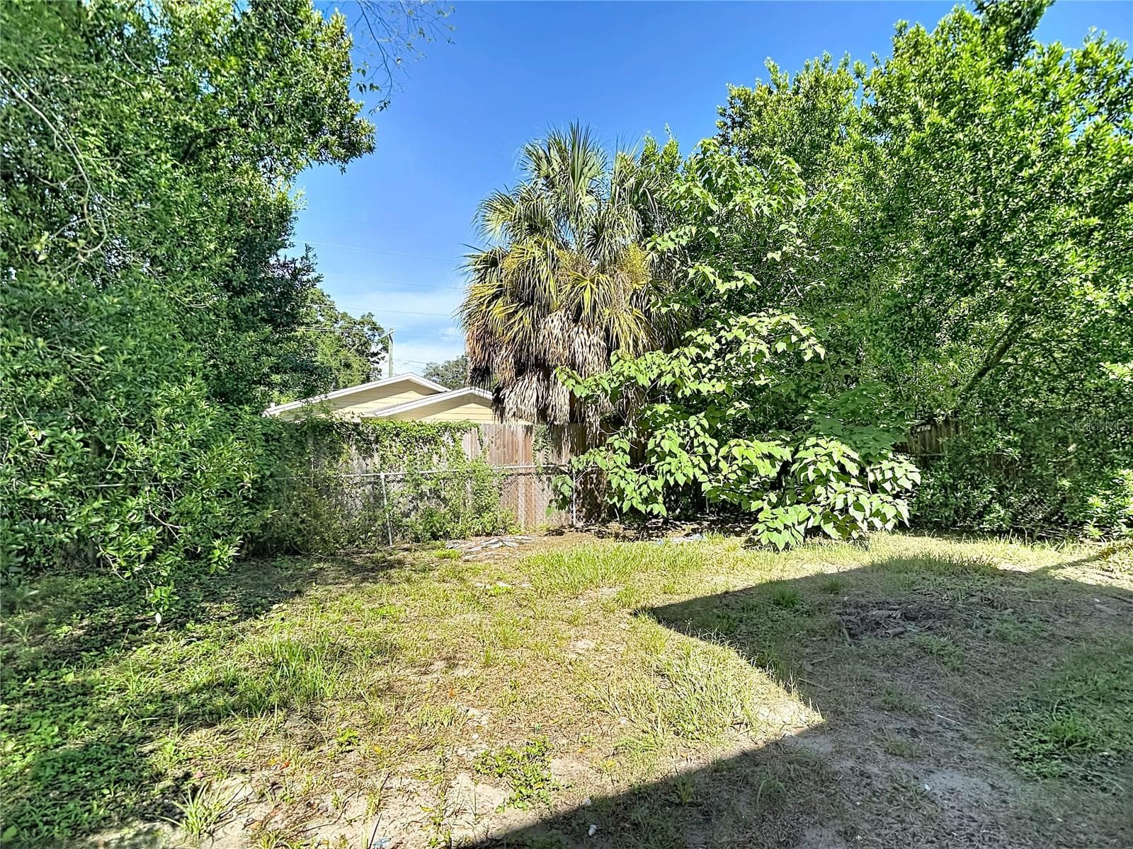Single Family Residence at 8410 N SEMMES ST, TAMPA, photo 20 of 25
