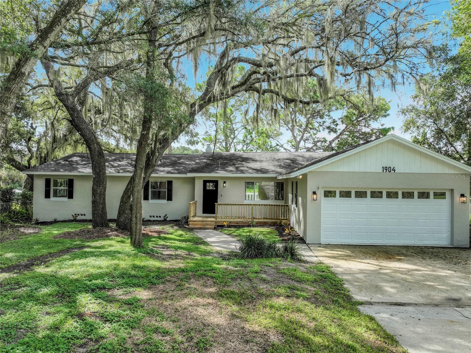 Single Family Residence at 1904 LAKE ALMA DR, APOPKA, photo 2 of 42