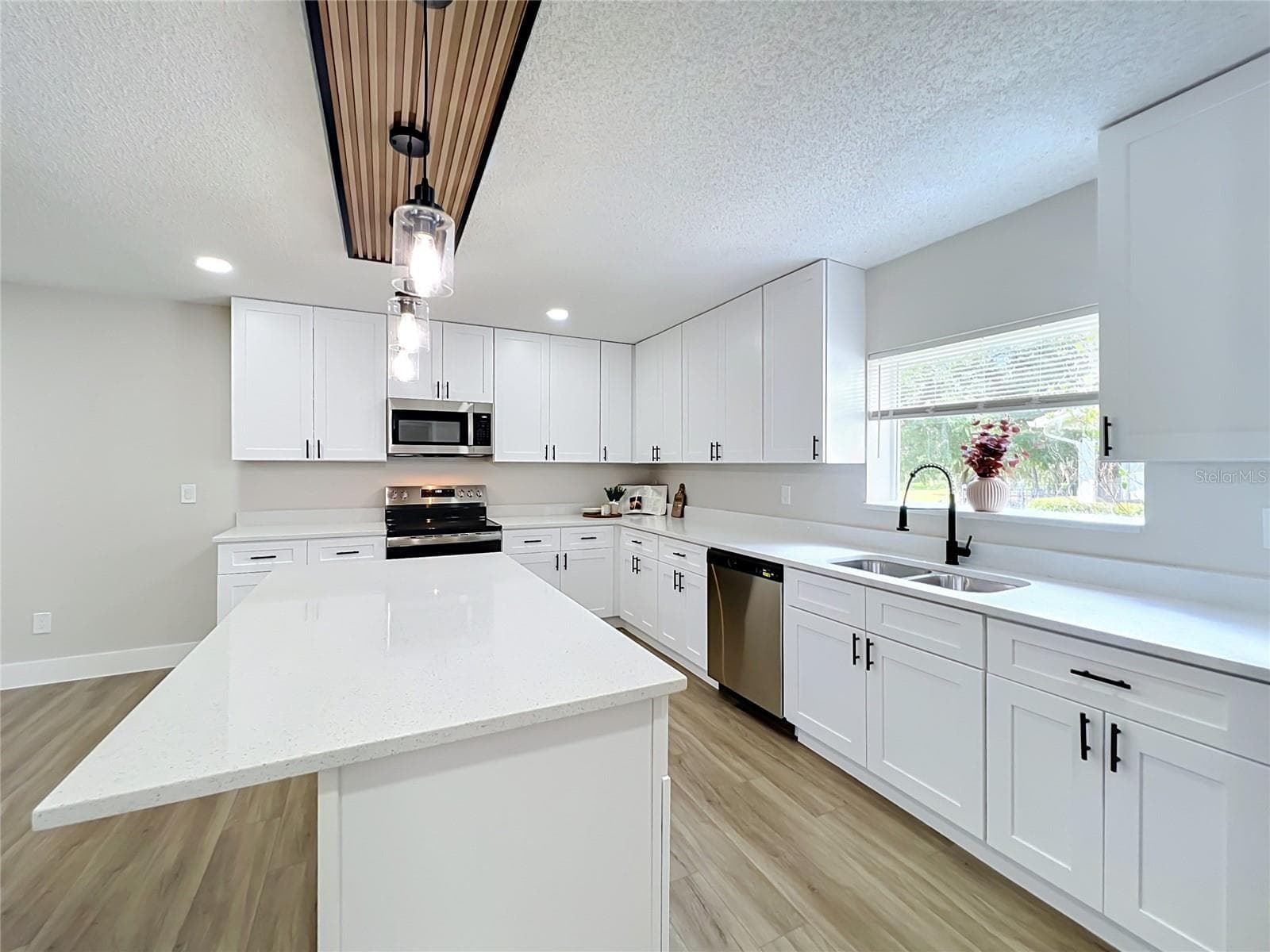 Single Family Residence at 1904 LAKE ALMA DR, APOPKA, photo 16 of 42