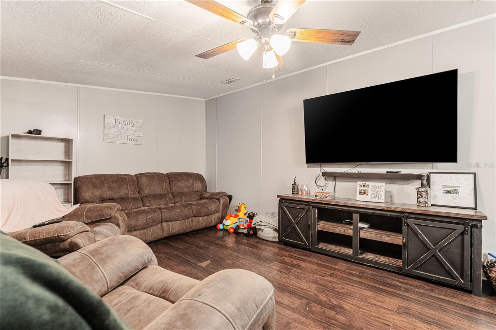Family - 7309 RYMAN LOOP, ZEPHYRHILLS