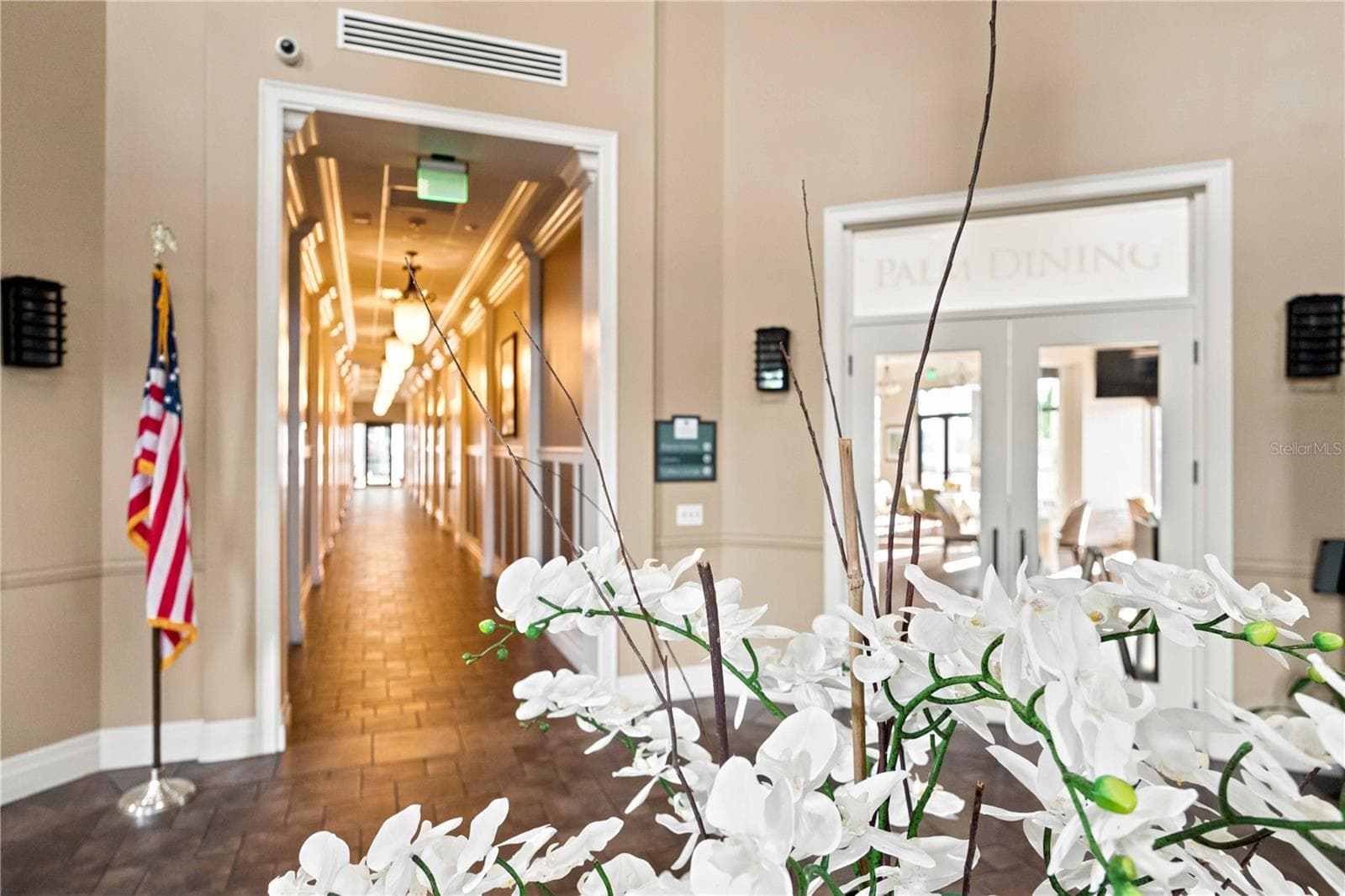 The Palm Club hallway outside dining - 23781 WAVERLY CIR, VENICE